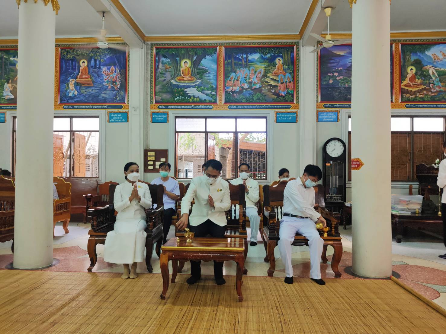 พช.ยโสธร  พัฒนาการจังหวัดยโสธร ร่วมทำบุญตักบาตรถวายภัตตาหาร รักษาศีล ฟังพระธรรมเทศนา เจริญจิตภาวนา ตามโครงการเข้าวัดปฏิบัติธรรมวันธรรมสวนะ (วันพระ)