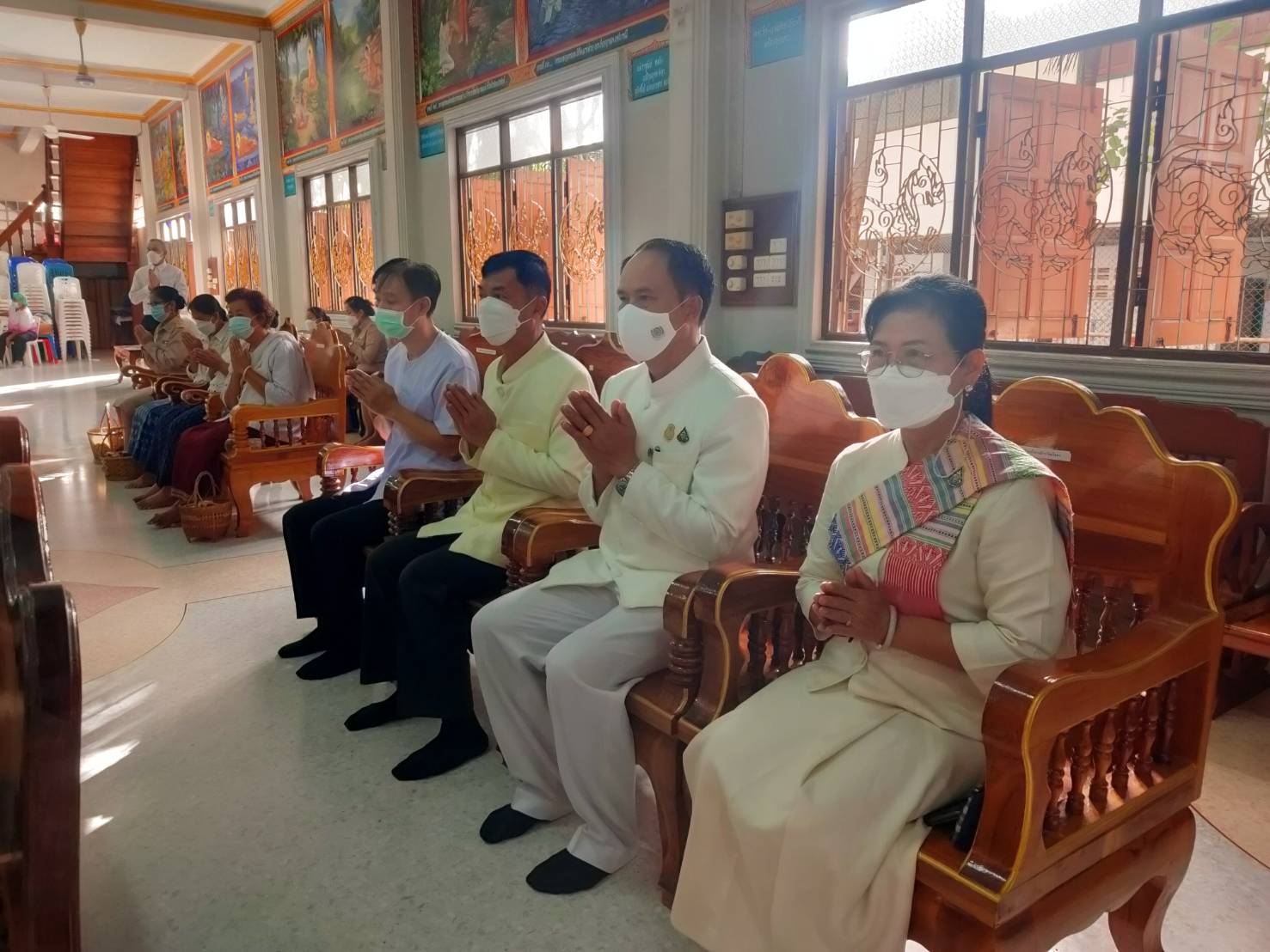 พช.ยโสธร  พัฒนาการจังหวัดยโสธร ร่วมทำบุญตักบาตรถวายภัตตาหาร รักษาศีล ฟังพระธรรมเทศนา เจริญจิตภาวนา ตามโครงการเข้าวัดปฏิบัติธรรมวันธรรมสวนะ (วันพระ)