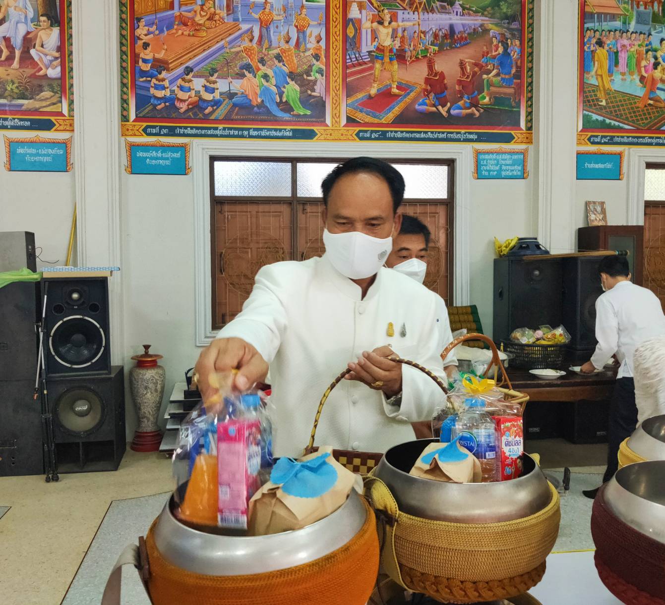 พช.ยโสธร  พัฒนาการจังหวัดยโสธร ร่วมทำบุญตักบาตรถวายภัตตาหาร รักษาศีล ฟังพระธรรมเทศนา เจริญจิตภาวนา ตามโครงการเข้าวัดปฏิบัติธรรมวันธรรมสวนะ (วันพระ)