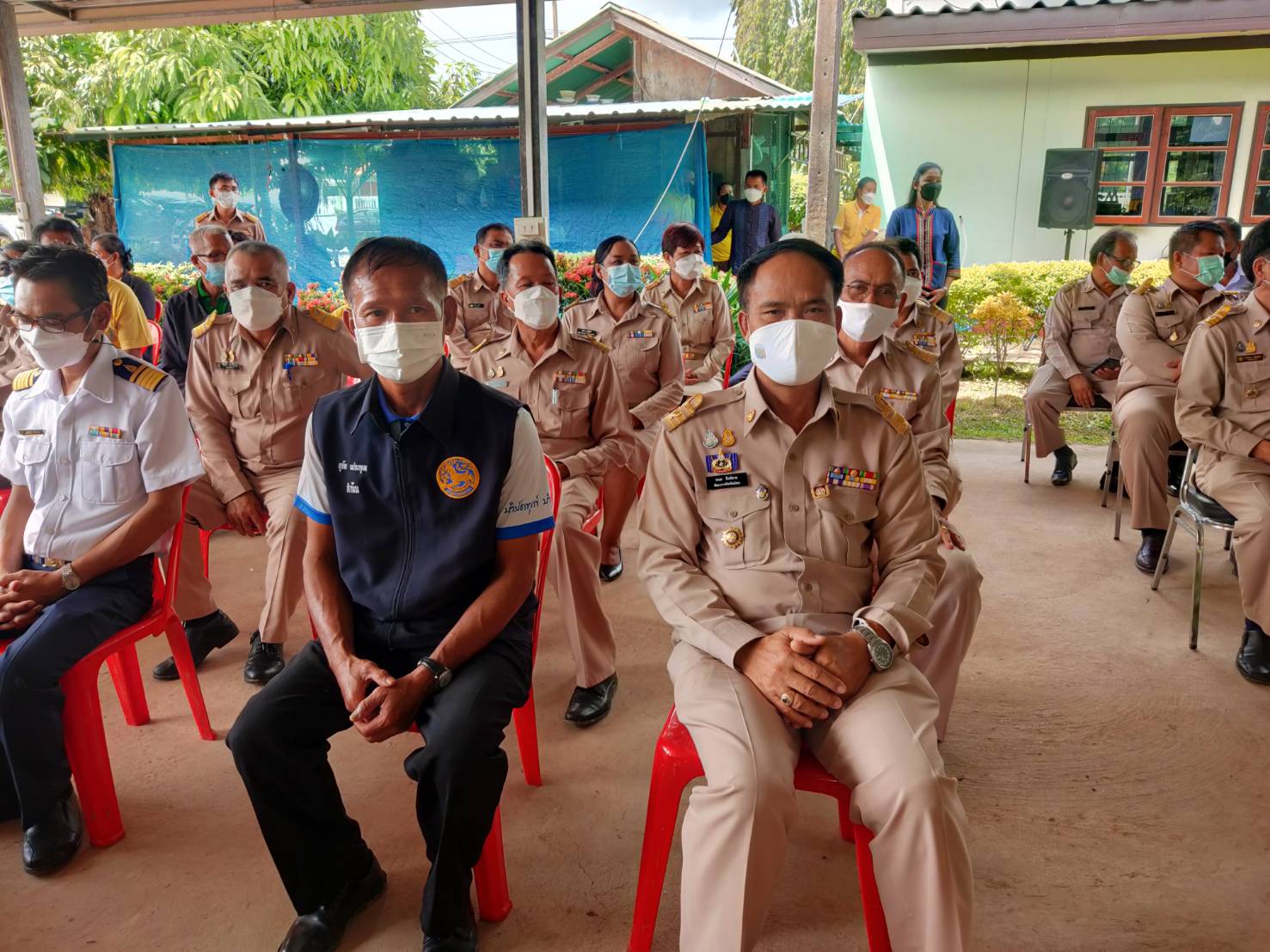 พช.ยโสธร  พัฒนาการจังหวัดยโสธร ร่วมกิจกรรม KICK OFF สมุนไพรอินทรีย์ 1 แสนต้น เพื่อคนยโสธร  ซึ่งเป็นโครงการพลิกฟื้นพืชสมุนไพรอินทรีย์ 1 แสนต้น เพื่อคนยโสธร ต้านภัยโควิด-19