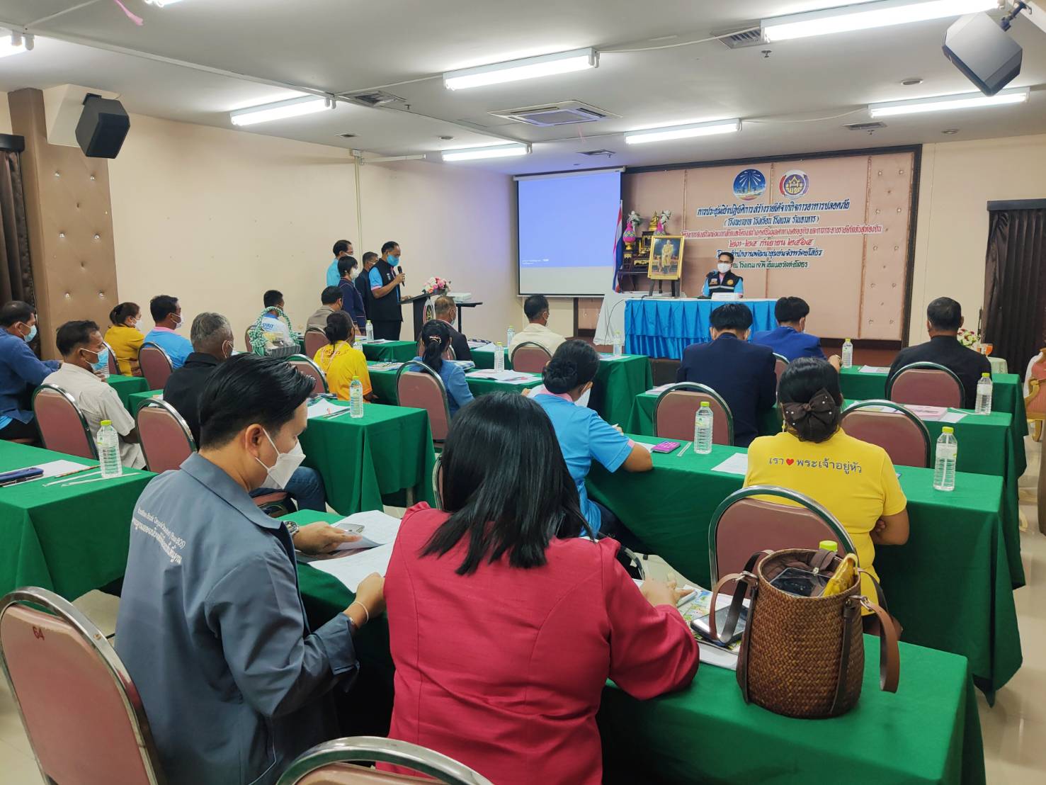 พช. ยโสธร เปิดอบรมโครงการส่งเสริมการพัฒนากลไกและโครงสร้างดูดซับมูลค่า  ทางเศรษฐกิจและการกระจายรายได้กลับสู่ท้องถิ่น กิจกรรมย่อยที่ 2 ส่งเสริมการสร้างรายได้จากกิจการอาหารปลอดภัย กิจกรรมย่อยที่  2.1 ประชุมเชิงปฏิบัติการสร้างรายได้จากกิจการอาหารปลอดภัย (โรงพยาบาล โรงเรียน โรงแรม ร้านอาหาร)