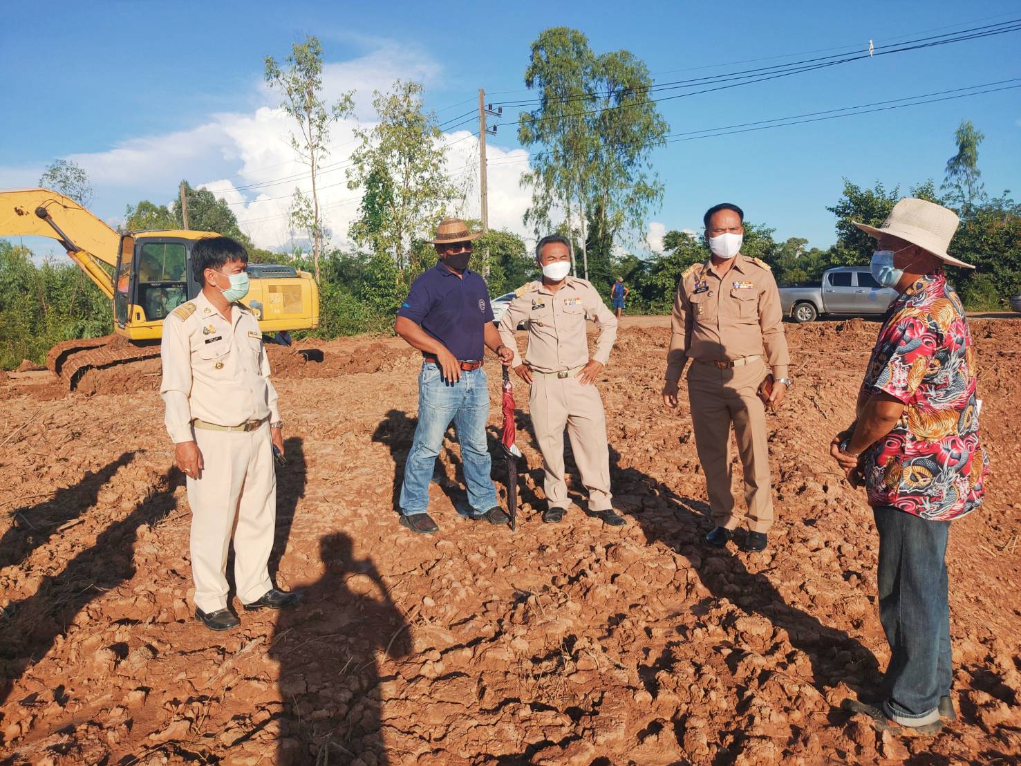 พช. ยโสธร พัฒนาการจังหวัดยโสธร ตรวจเยี่ยม ให้กำลังใจ เจ้าหน้าที่พัฒนาชุมชน ในการปฏิบัติงานโครงการพัฒนาพื้นที่ต้นแบบ ประยุกต์สู่ โคก หนอง นา โมเดล ในแปลง (Community Lab Model for quality of Life : CLM) พื้นที่อำเภอ มหาชนะชัย