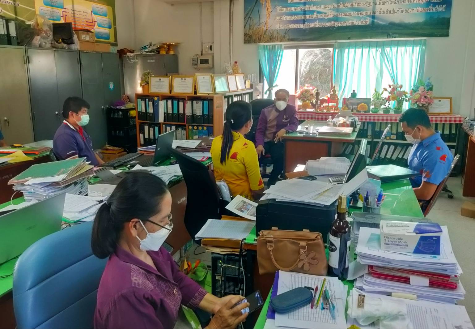 พช.ยโสธร พัฒนาการจังหวัดยโสธร ติดตามการดำเนินงานและมอบนโยบาย รวมถึงมอบขวัญกำลังใจในการปฏิบัติหน้าที่ของเจ้าหน้าที่พัฒนาชุมชนอำเภอคำเขื่อนแก้ว,มหาชนะชัย