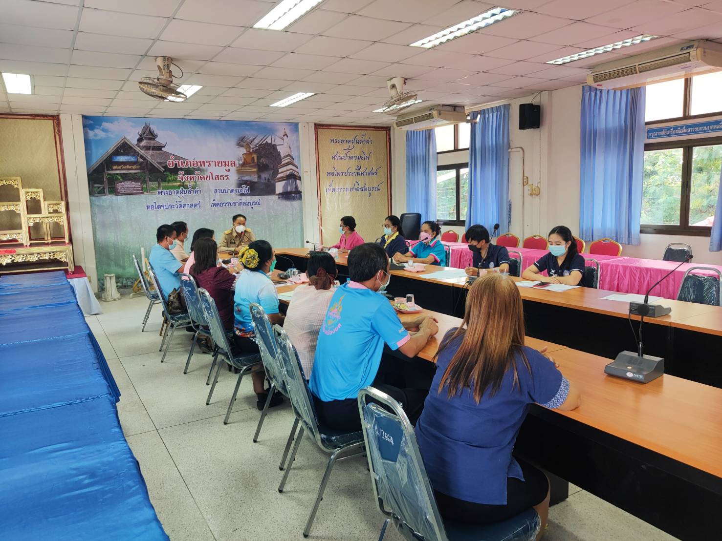 พช.ยโสธร พัฒนาการจังหวัดยโสธร ติดตามการดำเนินงานและมอบนโยบาย รวมถึงมอบขวัญกำลังใจในการปฏิบัติหน้าที่ของเจ้าหน้าที่พัฒนาชุมชนอำเภอทรายมูล