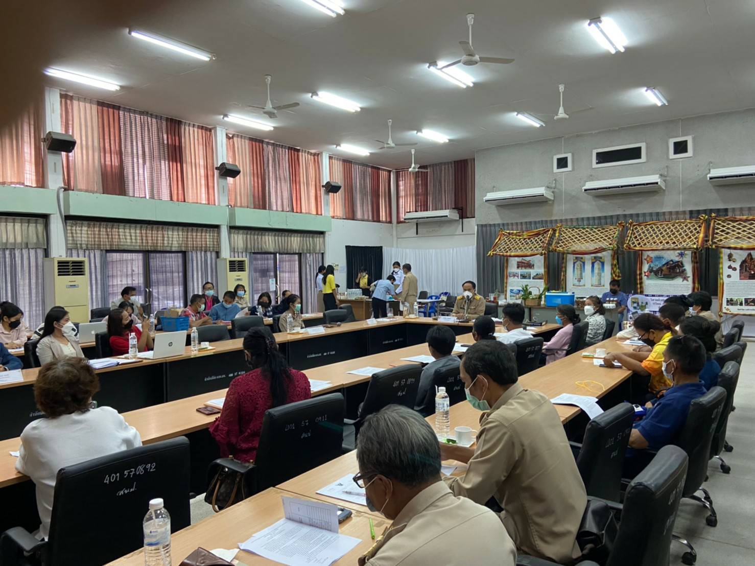 พช.ยโสธร จัดอบรมประชุมตามโครงการพัฒนาผลิตภัณฑ์ OTOPไทย เพื่อสู้ภัยสถานการณ์การแพร่ระบาดของ โรคติดเชื้อไวรัสโคโรน่า ๒0๑๙ (Covid-19) ครั้งที่ ๑/๒๕๖๔