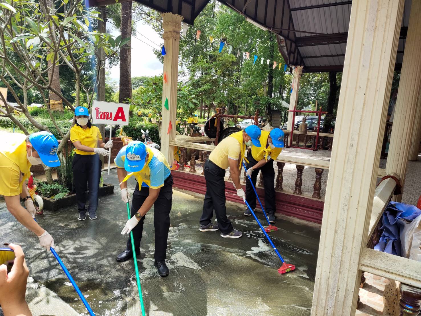 พช. ยโสธร ร่วมกิจกรรมจิตอาสาพัฒนา ทำความสะอาดศาสนสถาน