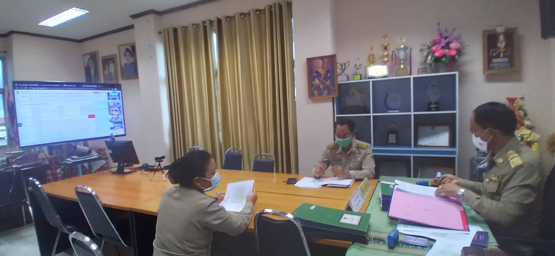 พช. ยโสธร  ร่วมประชุมโครงการพัฒนาพื้นที่ต้นแบบการพัฒนาคุณภาพชีวิตตามหลักทฤษฎีใหม่ ประยุกต์สู่ “โคก หนอง นา โมเดล” ผ่านระบบ Zoom Cloud Meeting