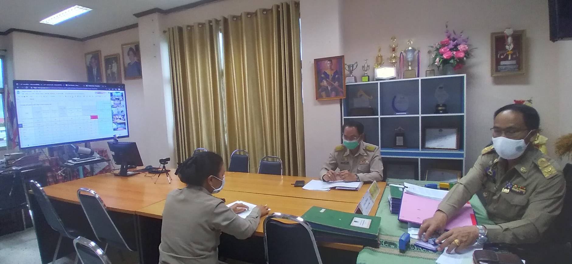 พช. ยโสธร  ร่วมประชุมโครงการพัฒนาพื้นที่ต้นแบบการพัฒนาคุณภาพชีวิตตามหลักทฤษฎีใหม่ ประยุกต์สู่ “โคก หนอง นา โมเดล” ผ่านระบบ Zoom Cloud Meeting