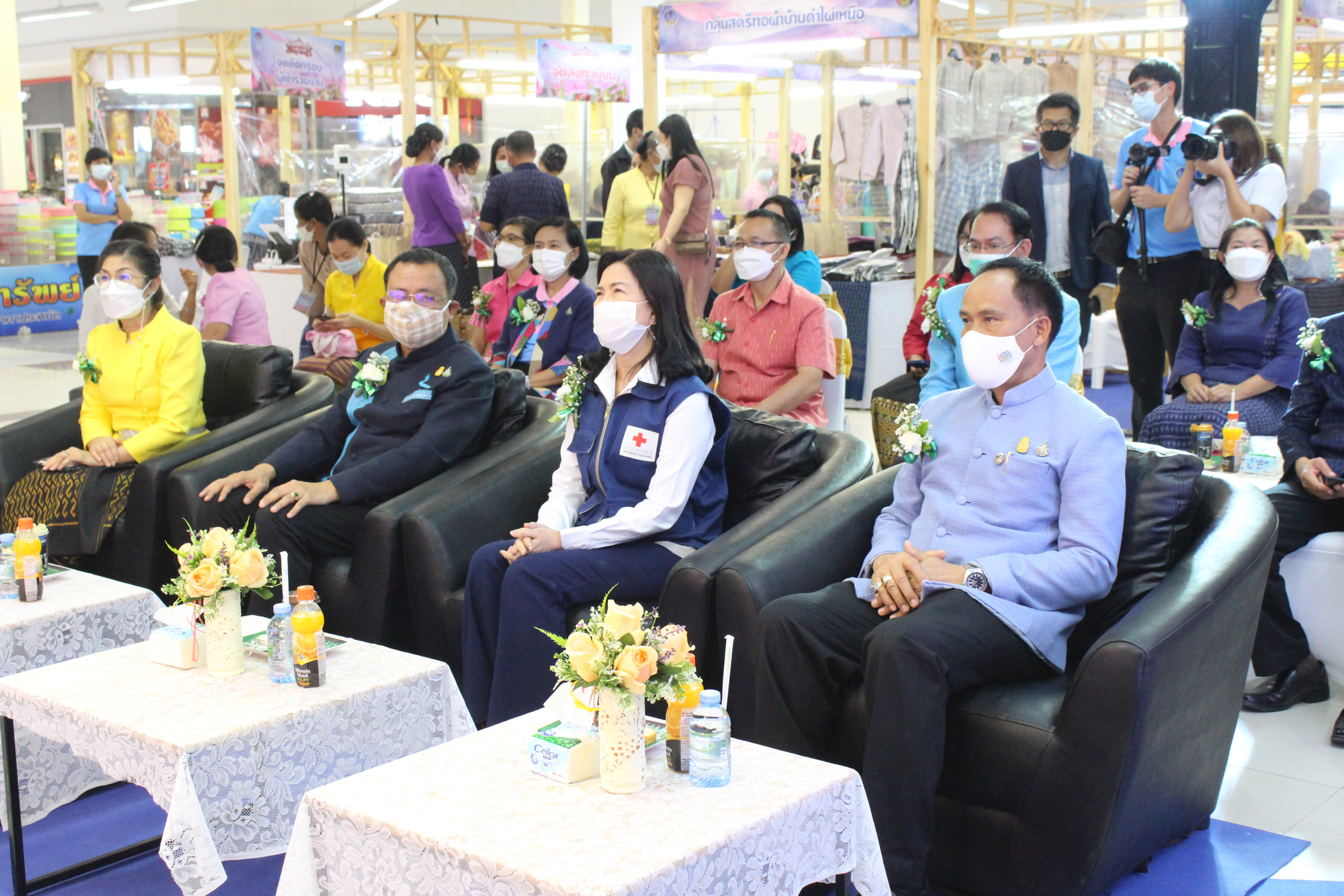 พช. ยโสธร เปิดงานโครงการพัฒนาด้านการท่องเที่ยวและบริการกิจกรรมยกระดับมาตรฐานสินค้าและบริการด้านการท่องเที่ยวและการค้าสู่สากล กิจกรรมพัฒนาผู้ประกอบการ OTOP การจัดแสดงและจำหน่ายสินค้า OTOP เชื่อมโยงการท่องเที่ยวภายในจังหวัด   “งานฤดูหนาววิมานพญาแถนแดนสวรรค์ ครั้งที่ 5”