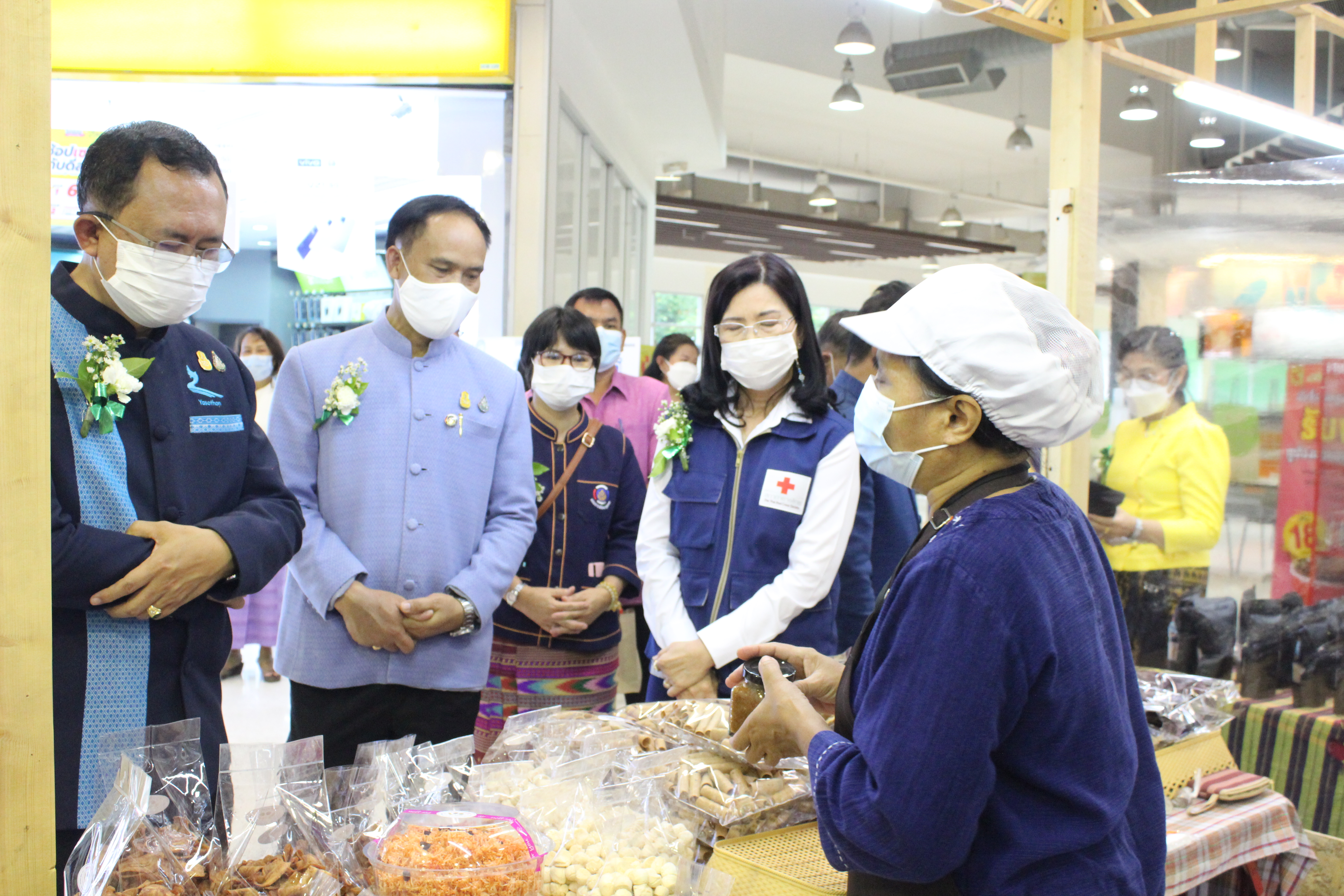 พช. ยโสธร เปิดงานโครงการพัฒนาด้านการท่องเที่ยวและบริการกิจกรรมยกระดับมาตรฐานสินค้าและบริการด้านการท่องเที่ยวและการค้าสู่สากล กิจกรรมพัฒนาผู้ประกอบการ OTOP การจัดแสดงและจำหน่ายสินค้า OTOP เชื่อมโยงการท่องเที่ยวภายในจังหวัด   “งานฤดูหนาววิมานพญาแถนแดนสวรรค์ ครั้งที่ 5”