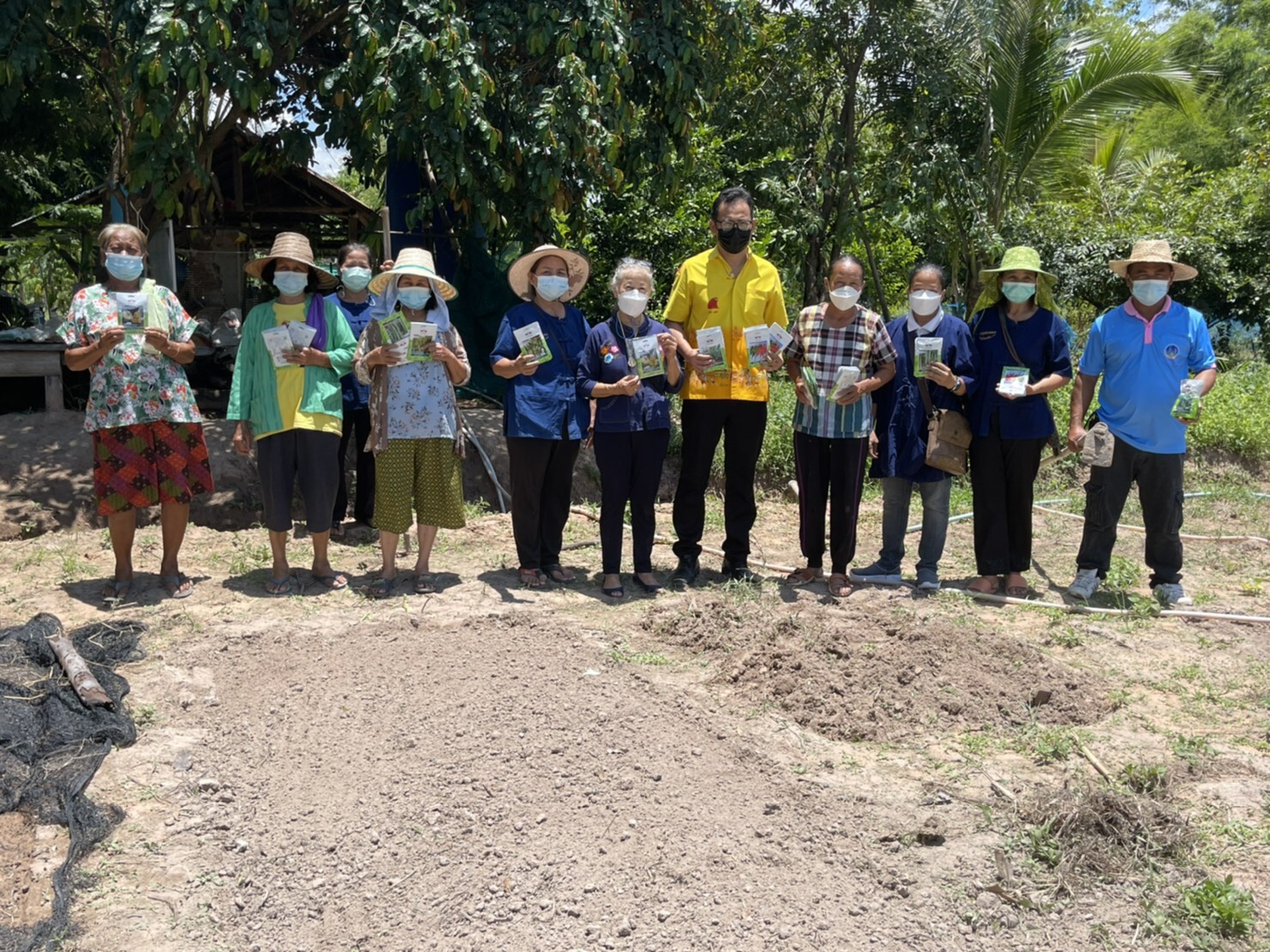 พช. ยโสธร ผนึกกำลังสร้างความมั่นคงทางอาหาร ดำเนินงานโครงการพัฒนาคุณภาพชีวิต สู้วิกฤตโควิด – 19 ประจำปีงบประมาณ 2564