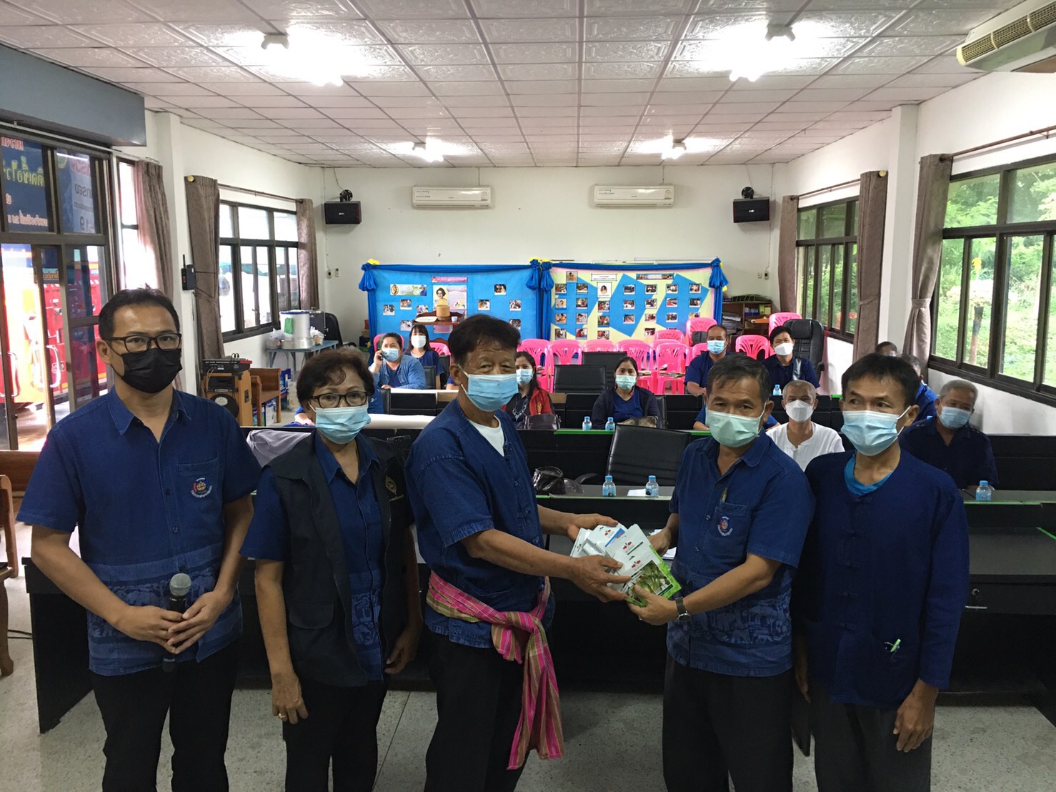 พช. ยโสธร ผนึกกำลังสร้างความมั่นคงทางอาหาร ดำเนินงานโครงการพัฒนาคุณภาพชีวิต สู้วิกฤตโควิด – 19 ประจำปีงบประมาณ 2564