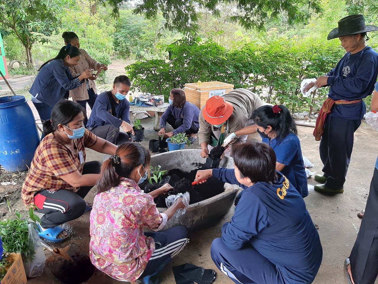 พช.ยโสธร ร่วมโครงการพัฒนาพื้นที่ต้นแบบการพัฒนาคุณภาพชีวิตตามหลักทฤษฎีใหม่ ประยุกต์สู่ โคก หนอง นา โมเดล กิจกรรมที่ 1 ฝึกอบรมระยะสั้นการพัฒนากสิกรรมสู่ระบบเศรษฐกิจพอเพียง รูปแบบ โคก หนอง นา โมเดล  แก่เจ้าของแปลงฯ และนักพัฒนาพื้นที่ต้นแบบ (นพต.) ของจังหวัดยโสธร ผ่านระบบ Zoom Cloud Meeting