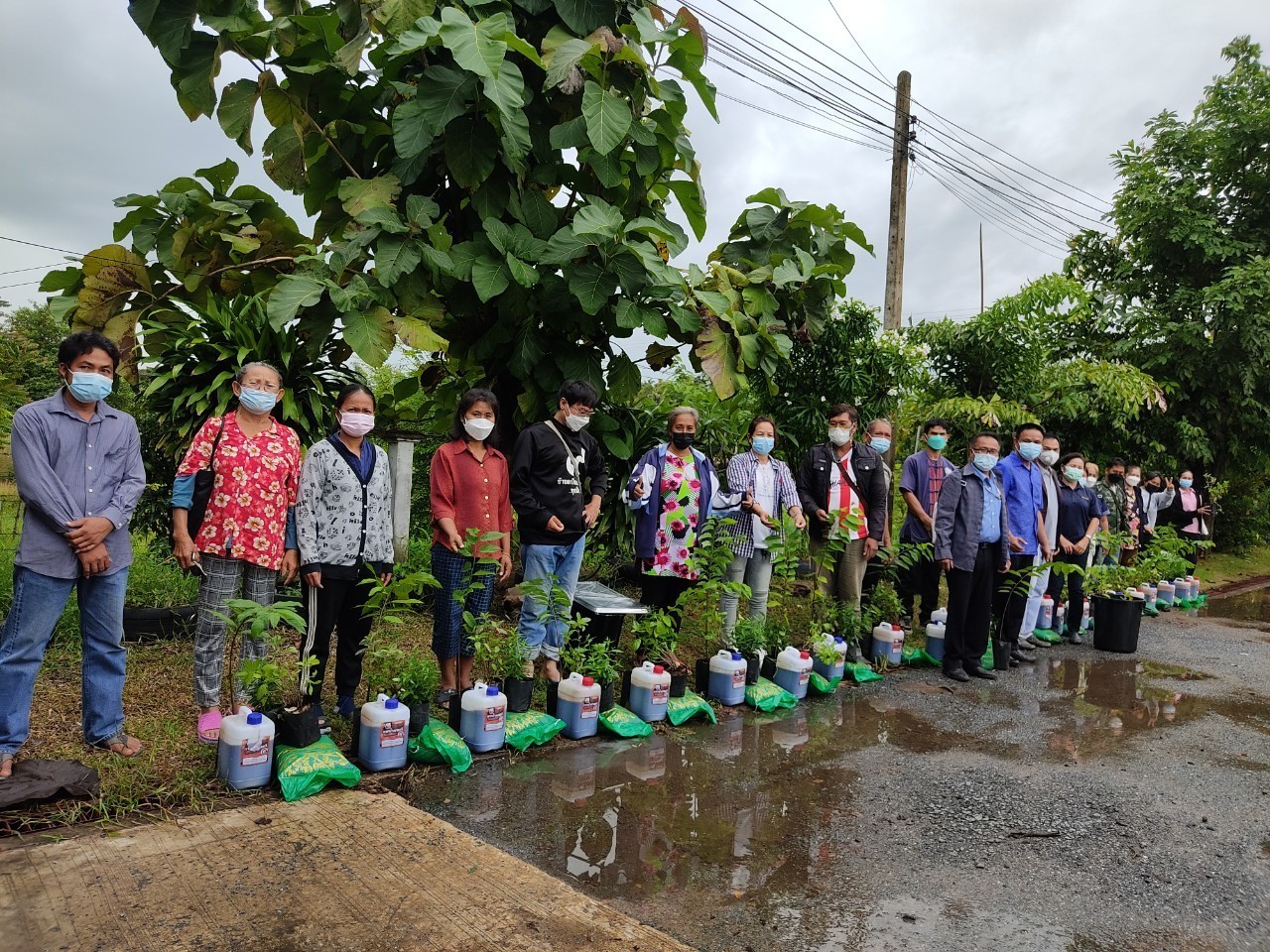 พช.ยโสธร ร่วมโครงการพัฒนาพื้นที่ต้นแบบการพัฒนาคุณภาพชีวิตตามหลักทฤษฎีใหม่ ประยุกต์สู่ โคก หนอง นา โมเดล กิจกรรมที่ 1 ฝึกอบรมระยะสั้นการพัฒนากสิกรรมสู่ระบบเศรษฐกิจพอเพียง รูปแบบ โคก หนอง นา โมเดล  แก่เจ้าของแปลงฯ และนักพัฒนาพื้นที่ต้นแบบ (นพต.) ของจังหวัดยโสธร ผ่านระบบ Zoom Cloud Meeting