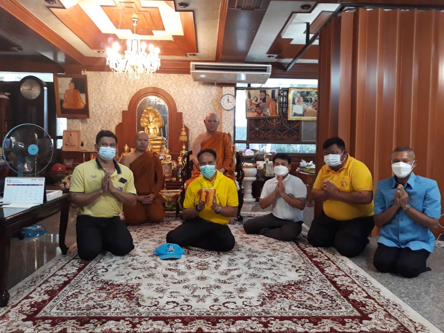 พช.ยโสธร   กราบนมัสการพระเกจิอาจารย์ เพื่อเตรียมความพร้อมในพิธีหล่อพระพุทธรูปและเหรียญ “พระพุทธพัฒนปชานาถ”  เนื่องในโอกาสครบรอบ 60 ปี สถาปนากรมการพัฒนาชุมชน  ??