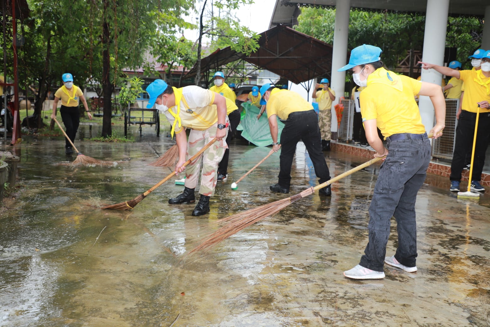 พช. ยโสธร ร่วมกิจกรรมจิตอาสาพัฒนา เนื่องในวันคล้ายวันสวรรคตพระบาทสมเด็จพระบรมชนกาธิเบศร มหาภูมิพลอดุยเดชมหาราช บรมนาถบพิตร