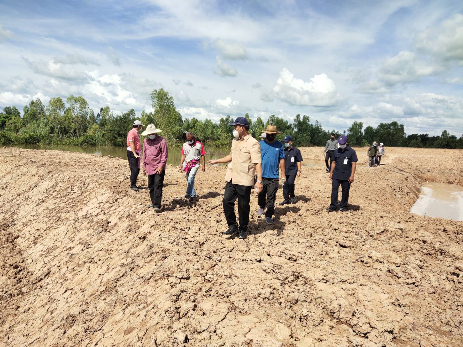 พช.ยโสธร พัฒนาการจังหวัดยโสธร ติดตามการส่งมอบพื้นที่ที่ของกองบัญชาการกองทัพไทยที่ดำเนินการโครงการพัฒนาพื้นที่ต้นแบบการพัฒนาคุณภาพชีวิตตามหลักทฤษฎีใหม่ ประยุกต์สู่ “โคก หนอง นา โมเดล”