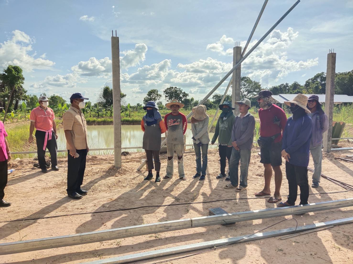 พช.ยโสธร พัฒนาการจังหวัดยโสธร ติดตามการส่งมอบพื้นที่ที่ของกองบัญชาการกองทัพไทยที่ดำเนินการโครงการพัฒนาพื้นที่ต้นแบบการพัฒนาคุณภาพชีวิตตามหลักทฤษฎีใหม่ ประยุกต์สู่ “โคก หนอง นา โมเดล”