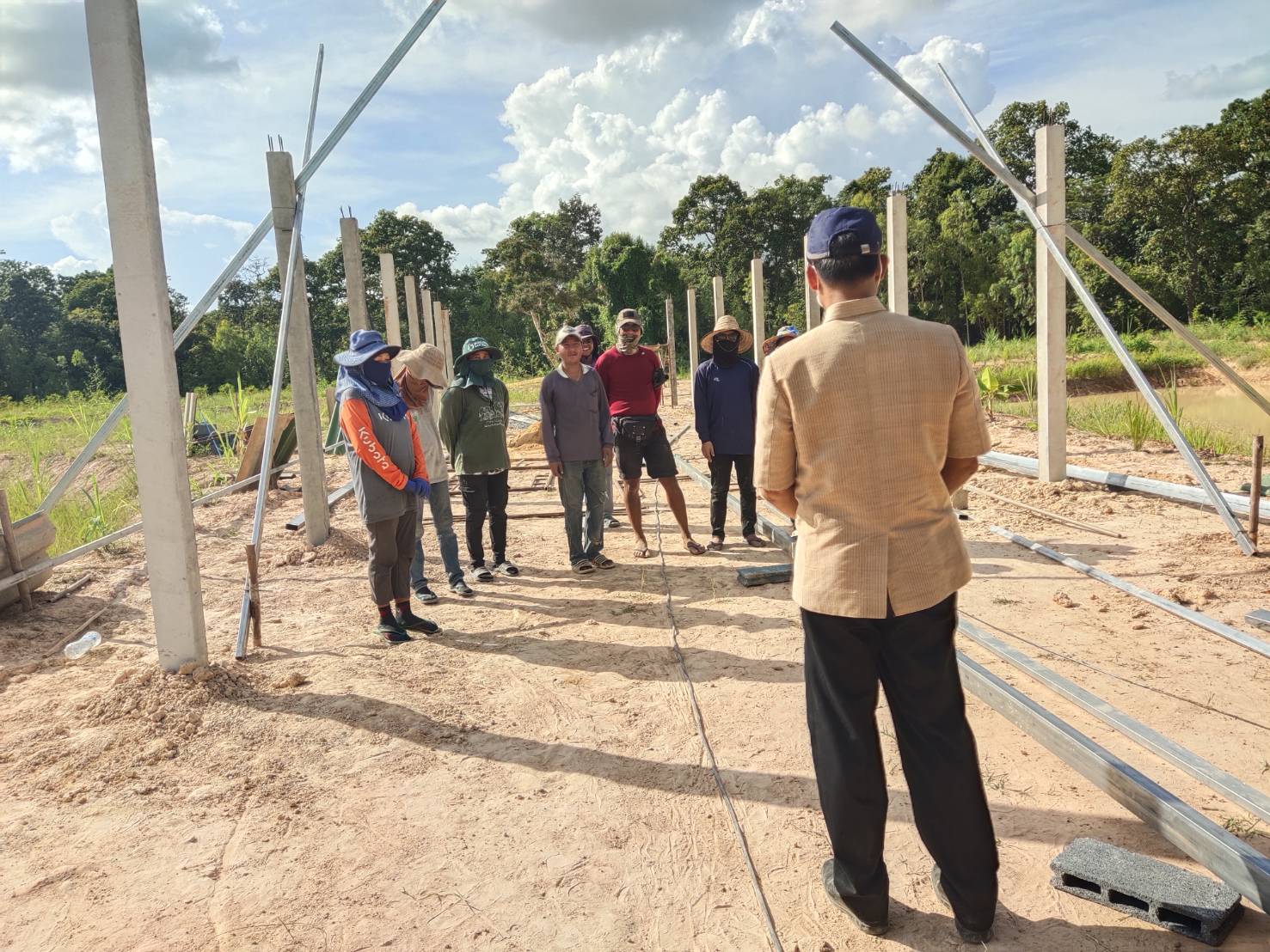 พช.ยโสธร พัฒนาการจังหวัดยโสธร ติดตามการส่งมอบพื้นที่ที่ของกองบัญชาการกองทัพไทยที่ดำเนินการโครงการพัฒนาพื้นที่ต้นแบบการพัฒนาคุณภาพชีวิตตามหลักทฤษฎีใหม่ ประยุกต์สู่ “โคก หนอง นา โมเดล”