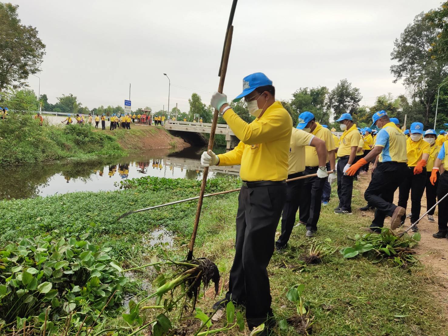 พช. ยโสธร  ร่วมกิจกรรมจิตอาสาพัฒนา เนื่องในวันคล้ายวันสวรรคตพระบาทสมเด็จพระจอมเกล้าเจ้าอยู่หัว ณ ลำห้วยโสกขาหมู หมู่ที่ 6 บ้านนาซึม ตำบลนาโส่ อำเภอกุดชุม จังหวัดยโสธร