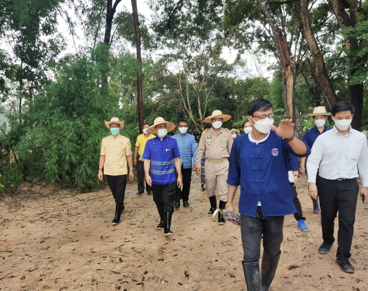 พช.ยโสธร   พัฒนาการจังหวัดยโสธร ร่วมต้อนรับอธิบดีกรมการพัฒนาชุมชน (นายสมคิด จันทมฤก )ลงพื้นที่ตรวจราชการ ศูนย์การเรียนรู้ต้นแบบ “โคก หนอง นา” ในการพัฒนาคุณภาพชีวิต บนพื้นฐานแห่งความพอเพียง ณ พื้นที่จังหวัดอุบลราชธานี