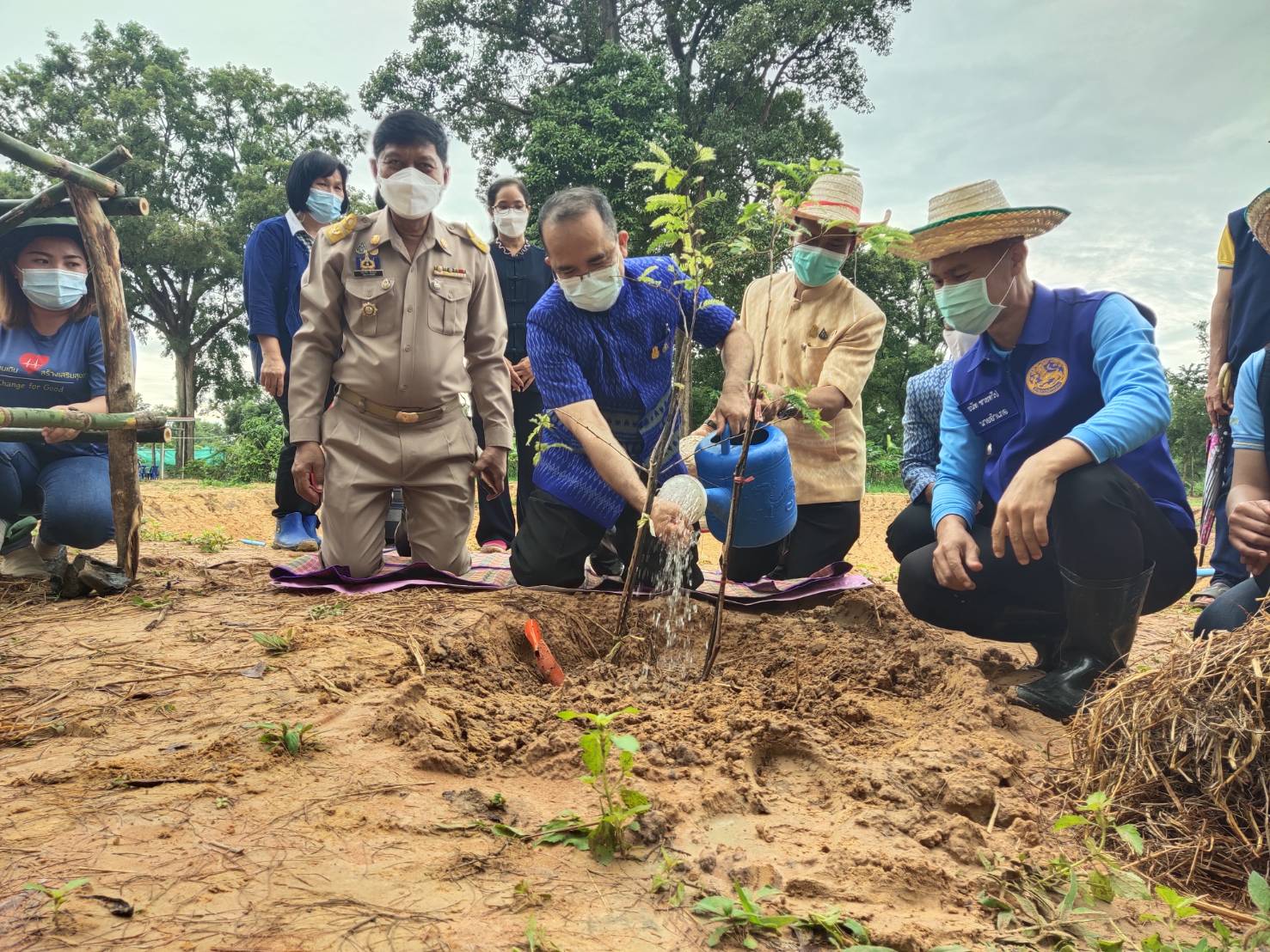 พช.ยโสธร   พัฒนาการจังหวัดยโสธร ร่วมต้อนรับอธิบดีกรมการพัฒนาชุมชน (นายสมคิด จันทมฤก )ลงพื้นที่ตรวจราชการ ศูนย์การเรียนรู้ต้นแบบ “โคก หนอง นา” ในการพัฒนาคุณภาพชีวิต บนพื้นฐานแห่งความพอเพียง ณ พื้นที่จังหวัดอุบลราชธานี