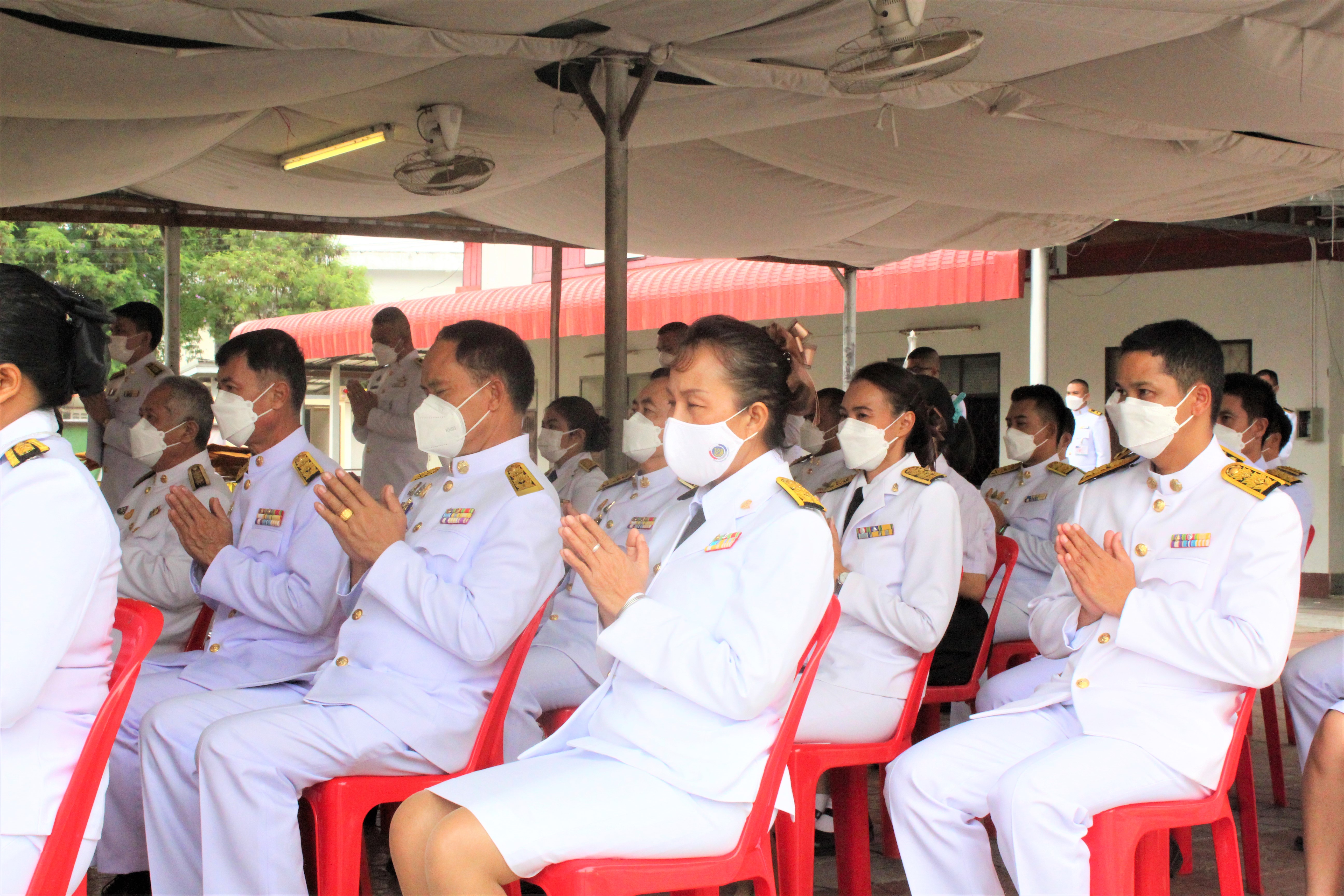 พช. ยโสธร ร่วมพิธีถวายพระราชกุศล พระบรมฉายาลักษณ์ พระบาทสมเด็จพระบรมชนกาธิเบศร มหาภูมิพลอดุลยเดชมหาราช บรมนาถบพิตร เนื่องในวันคล้ายวันสวรรคต