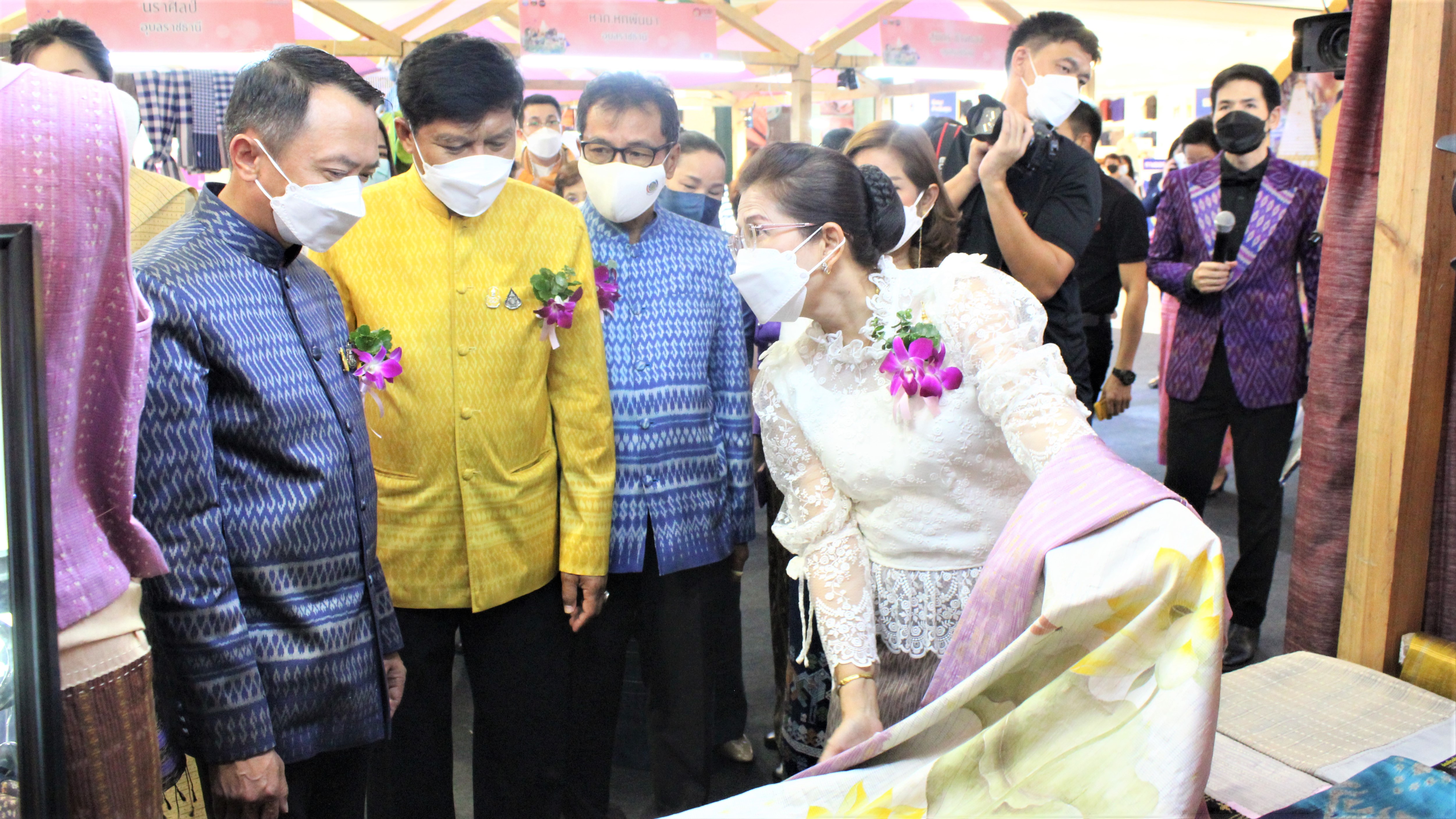 พช ยโสธร  ร่วมเปิดงาน OTOP อุบลราชธานี เสน่ห์วิถีของดีแห่งอีสานใต้ กลุ่มจังหวัดภาคตะวันออกเฉียงเหนือตอนล่าง 2 ??