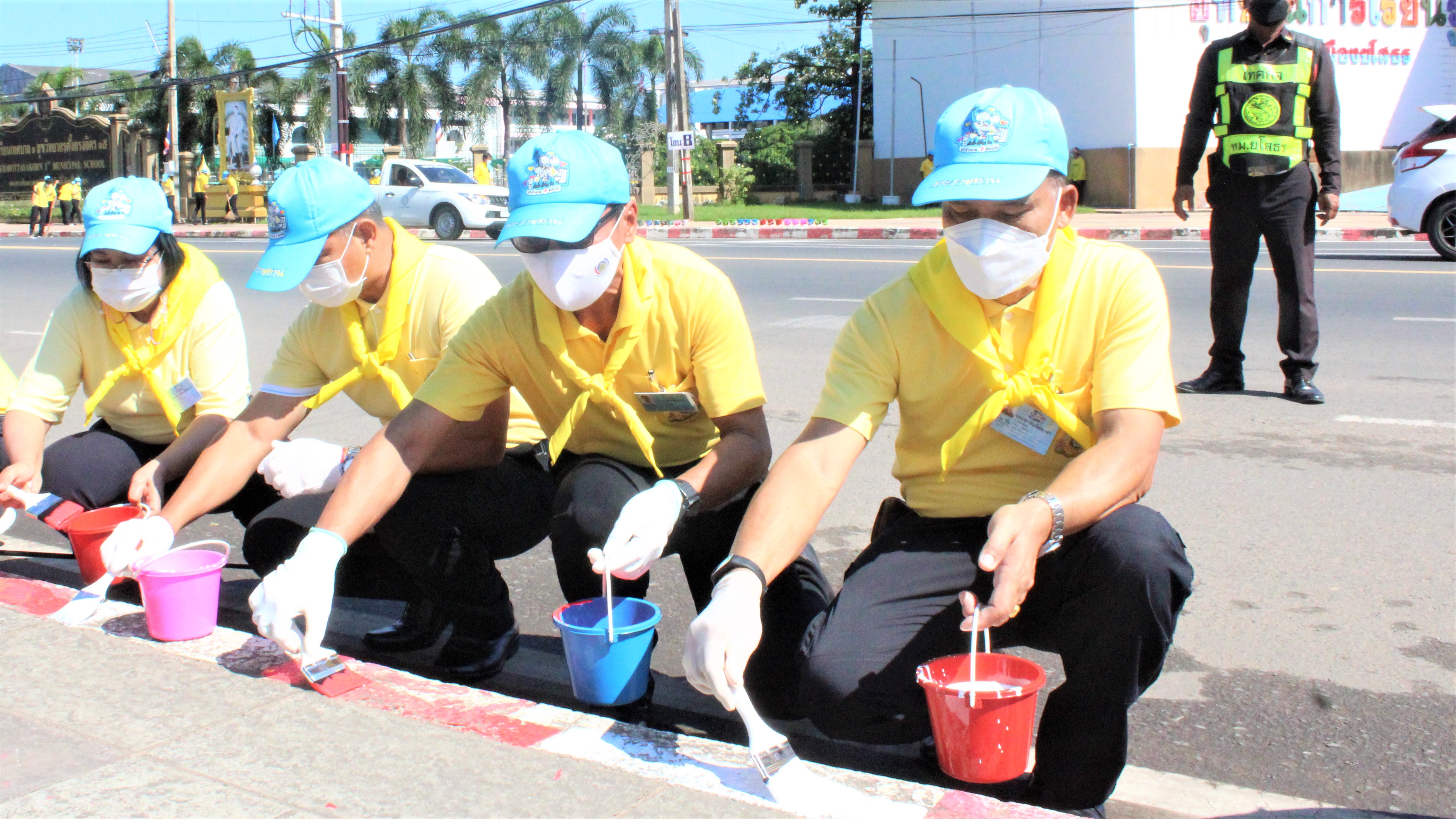 พช.ยโสธร  ร่วมกิจกรรมจิตอาสาพัฒนา ถนนโครงการ 1 จังหวัด 1 ถนนเฉลิมพระเกียรติ จังหวัดยโสธร ??