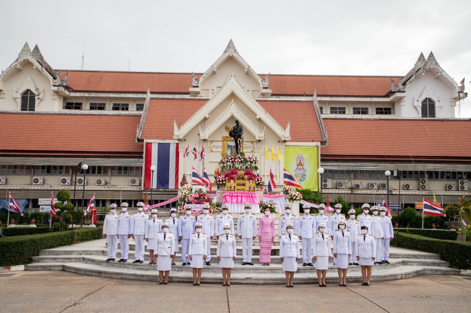 พช. ยโสธร ร่วมพิธีวางพวงมาลาถวายราชสักการะพระบรมราชานุสาวรีย์ พระบาทสมเด็จพระจุลจอมเกล้าเจ้าอยู่หัว ในวันปิยมหาราช ?