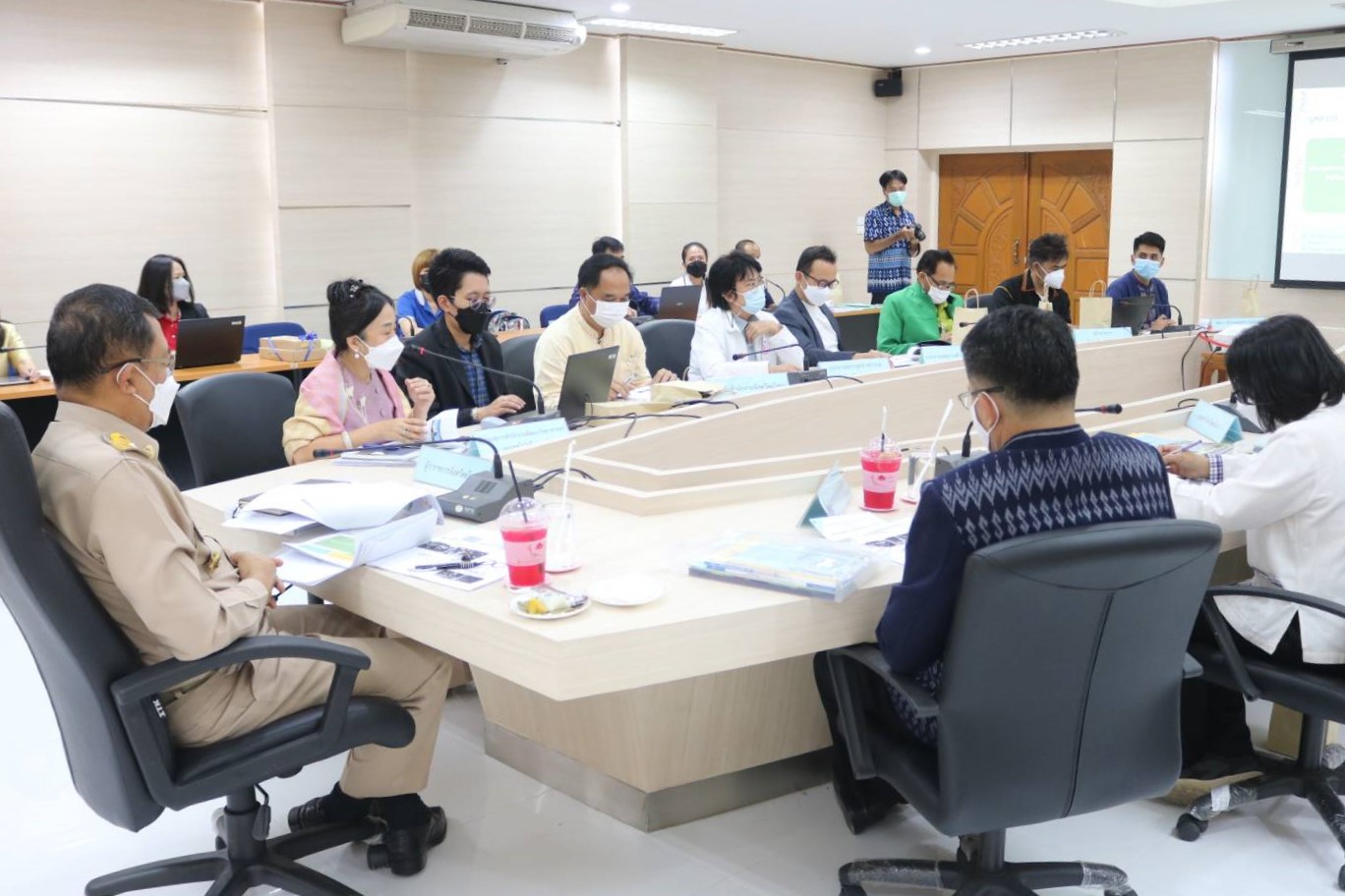 พช.ยโสธร ร่วมประชุมหารือแนวทางการยกระดับคุณภาพชีวิตด้วยวิทยาศาสตร์เทคโนโลยีและนวัตกรรมในพื้นที่ทุ่งกุลาร้องไห้ ??