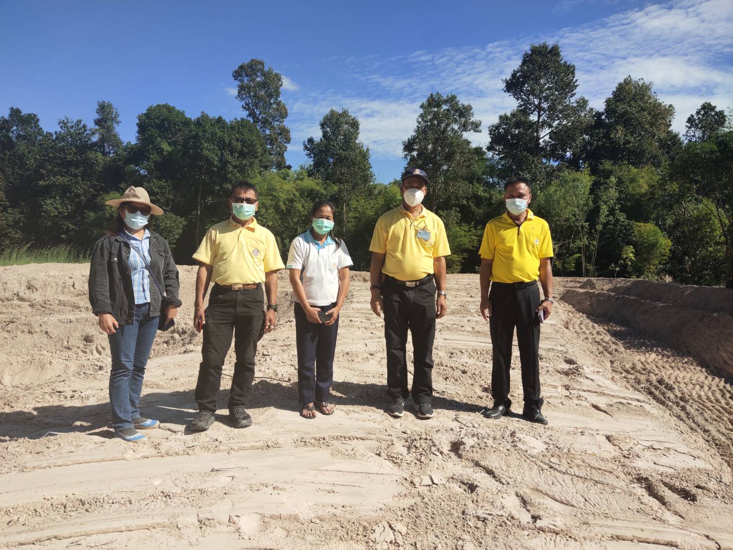 พช.ยโสธร  ติดตามให้กำลังใจ ต้นแบบการพัฒนาคุณภาพชีวิตตามหลักทฤษฎีใหม่ประยุกต์สู่ “โคก หนอง นา ” เพื่อพลิกฟื้นความยั่งยืนสู่ชุมชน