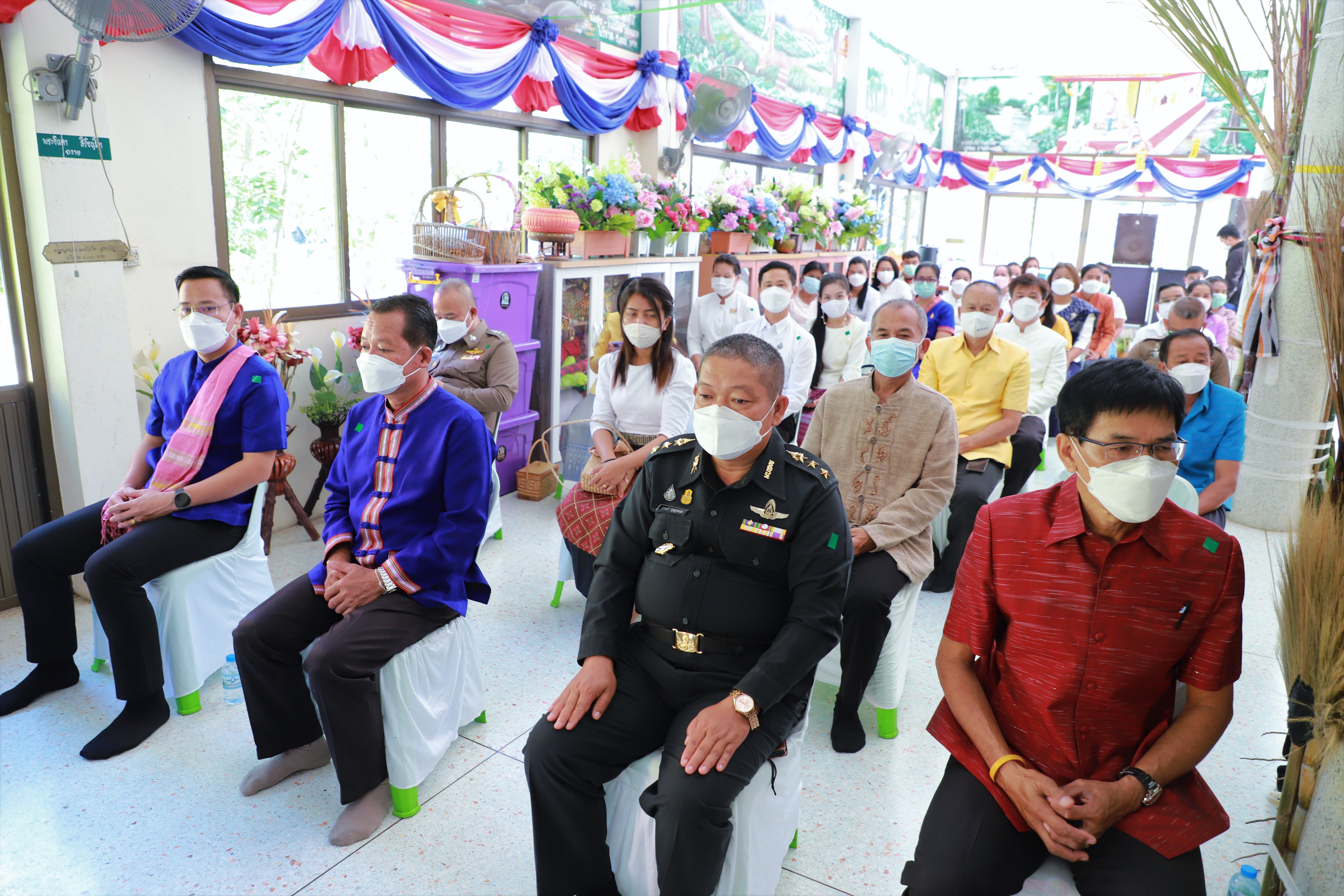 พช.ยโสธร  ร่วมพิธีถวายกฐินสามัคคีจังหวัดยโสธร ณ วัดฟ้าห่วนใต้ ตำบลฟ้าห่วน อำเภอค้อวัง จังหวัดยโสธร ?