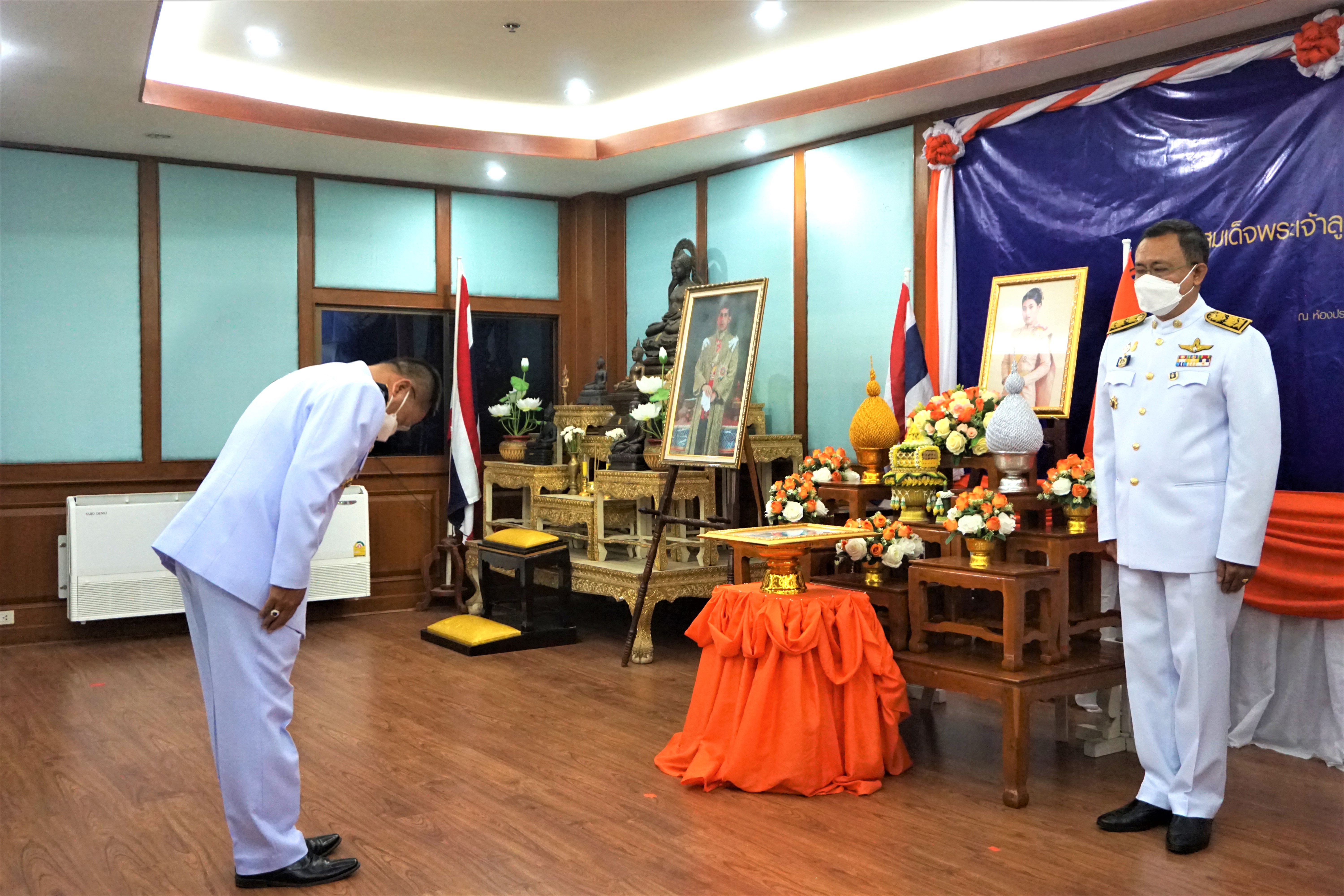 พช.ยโสธร สนองพระปณิธาน เจ้าฟ้าสิริวัณณวรีฯ มอบแบบผ้าบาติก ลายพระราชทาน สานต่อปณิธานหัตถศิลป์ล้ำค่า พระบรมราชชนนีพันปีหลวง ??