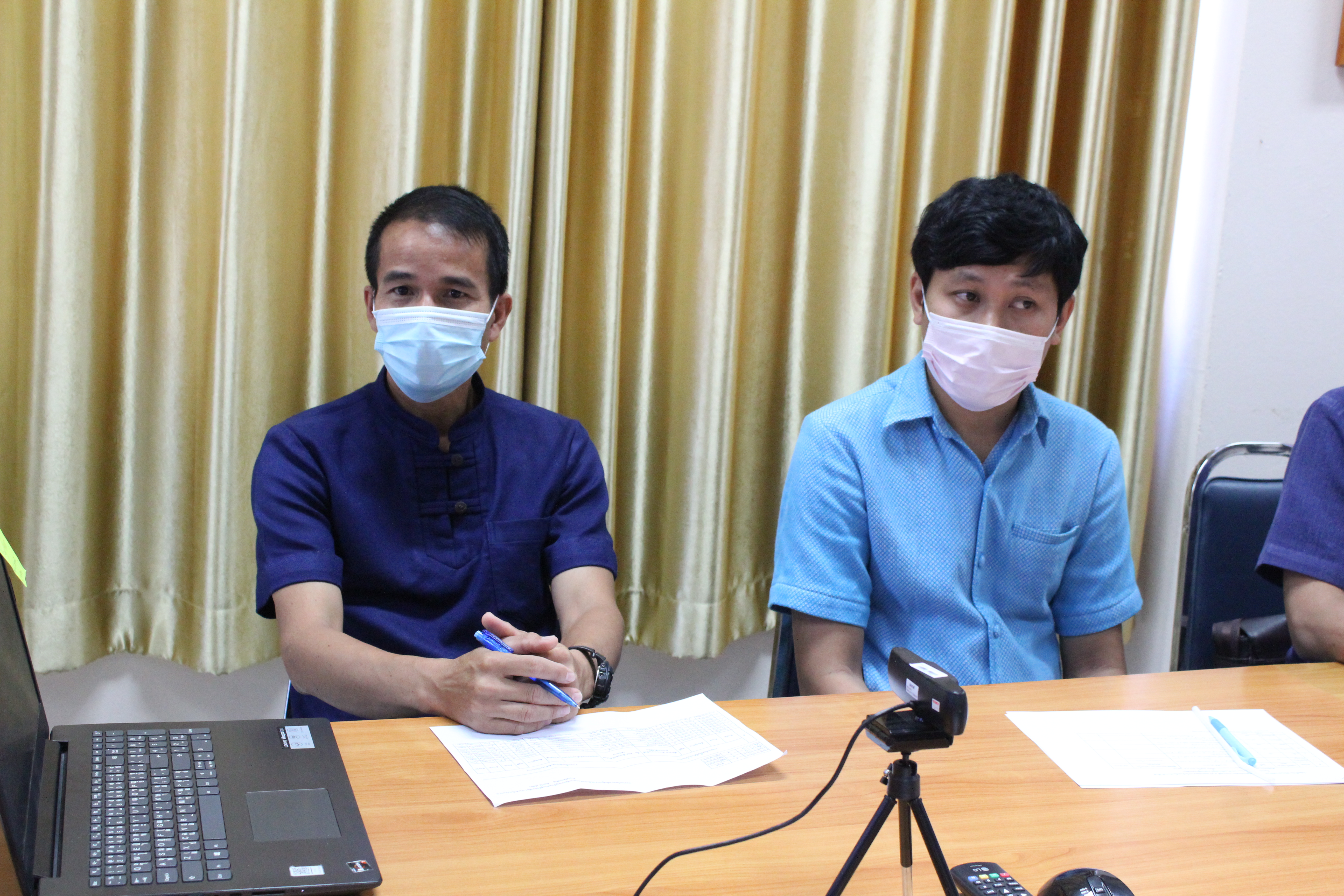 พช.ยโสธร  ร่วมประชุมชักซ้อมแนวทางการดำเนินโครงการพัฒนาหมู่บ้านเศรษกิจพอเพียง กิจกรรมที่ 1 สร้างและพัฒนากลไกขับเคลื่อนในระดับพื้นที่ กิจกรรม 1.1อบรมแกนนำขับเคลื่อนหมูบ้านเศรษกิจพอเพียง ?