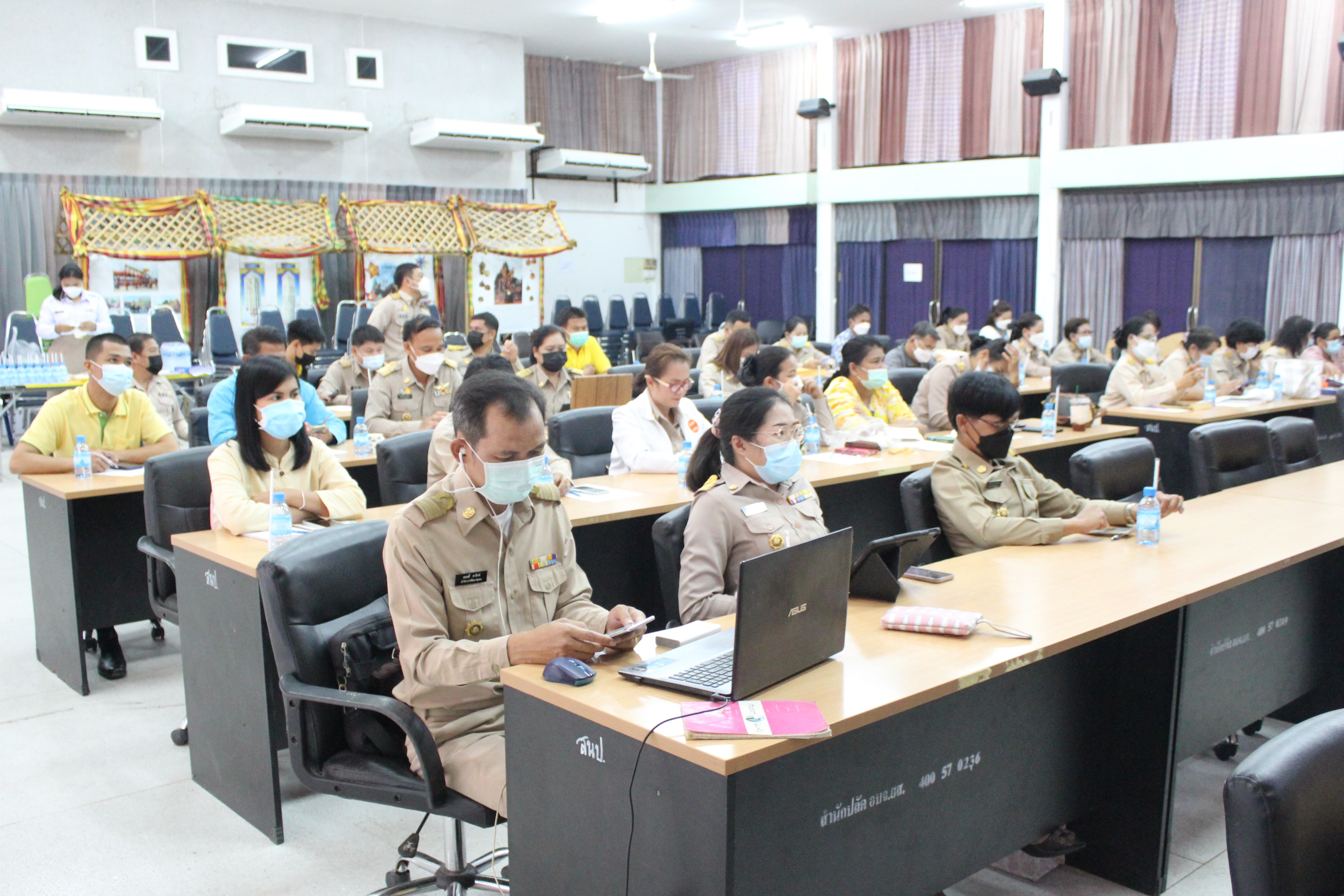 พช.ยโสธร ?ร่วมประชุมการเพิ่มศักยภาพกลไกการขับเคลื่อนกองทุนชุมชนตามหลักธรรมาภิบาล ผ่านระบบการประชุมทางไกล ( VDO Conferenec ) ???