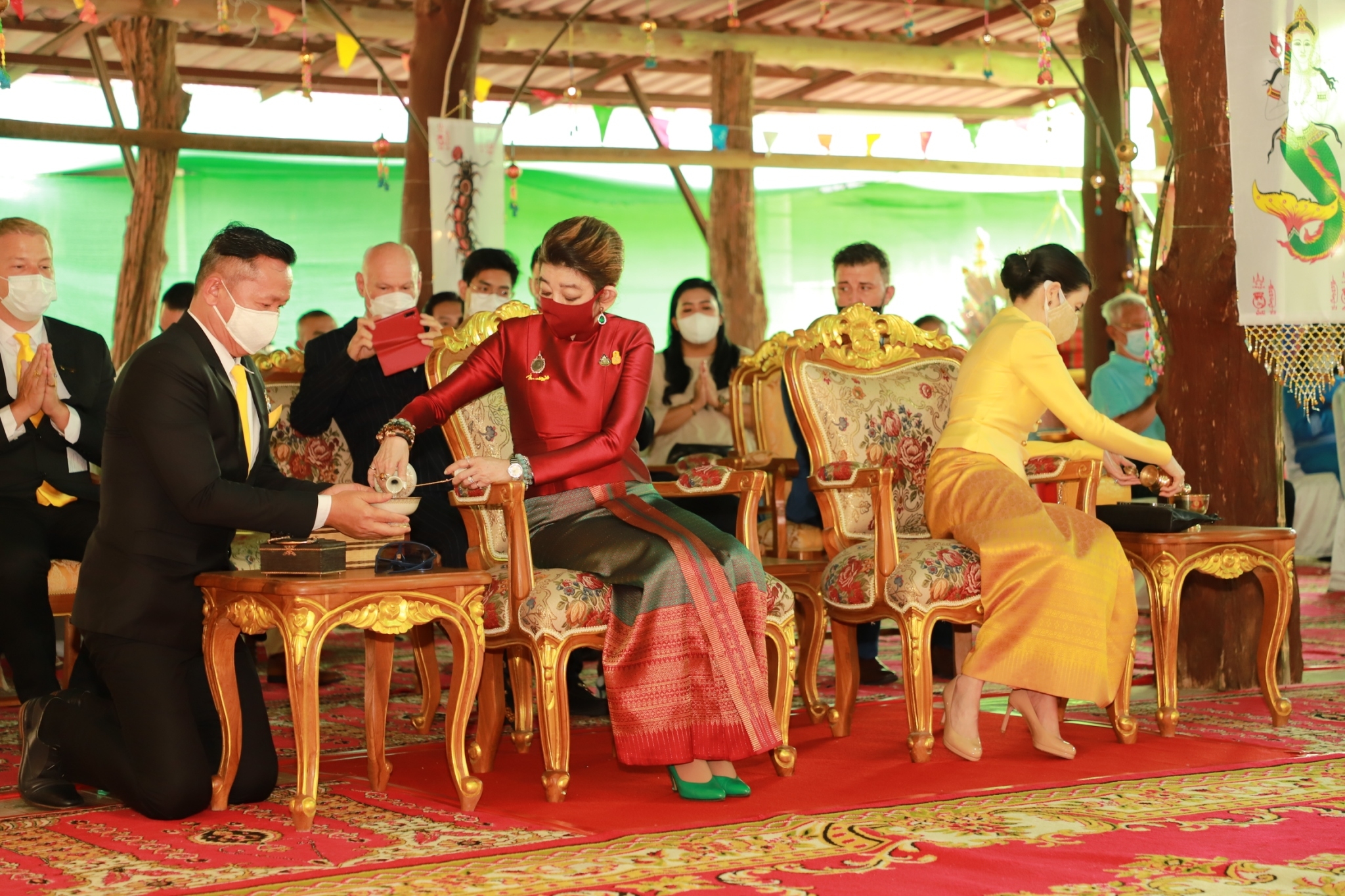 พช.ยโสธร ร่วมพิธีถวายผ้าพระกฐินพระราชทาน ประจำปี 2564 ม.ร.ว.มาลินี จักรพันธุ์ ถวายผ้าพระกฐินพระราชทาน ณ วัดบูรพา ตำบลทุ่งแต้ อำเภอเมืองยโสธร จังหวัดยโสธร ?