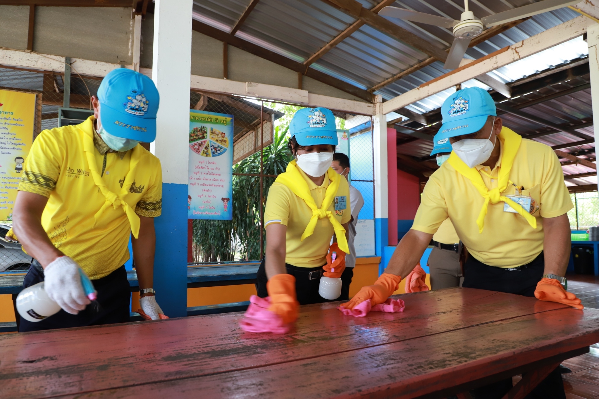 พช.ยโสธร ร่วมกิจกรรมจิตอาสาพัฒนาสถานศึกษา โรงเรียนบ้านศิริพัฒนา  ตำบลน้ำอ้อม อำเภอค้อวัง จังหวัดยโสธร ??