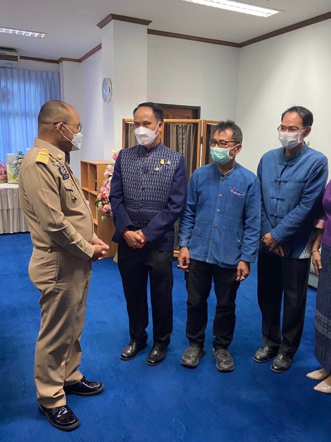 พช.ยโสธร ร่วมแสดงความยินดีนายสมเพชร สร้อยสระคู รองผู้ว่าราชการจังหวัดยโสธร ในโอกาสย้ายไปดำรงตำแหน่งรองผู้ว่าราชการจังหวัดอุบลราชธานี  ?