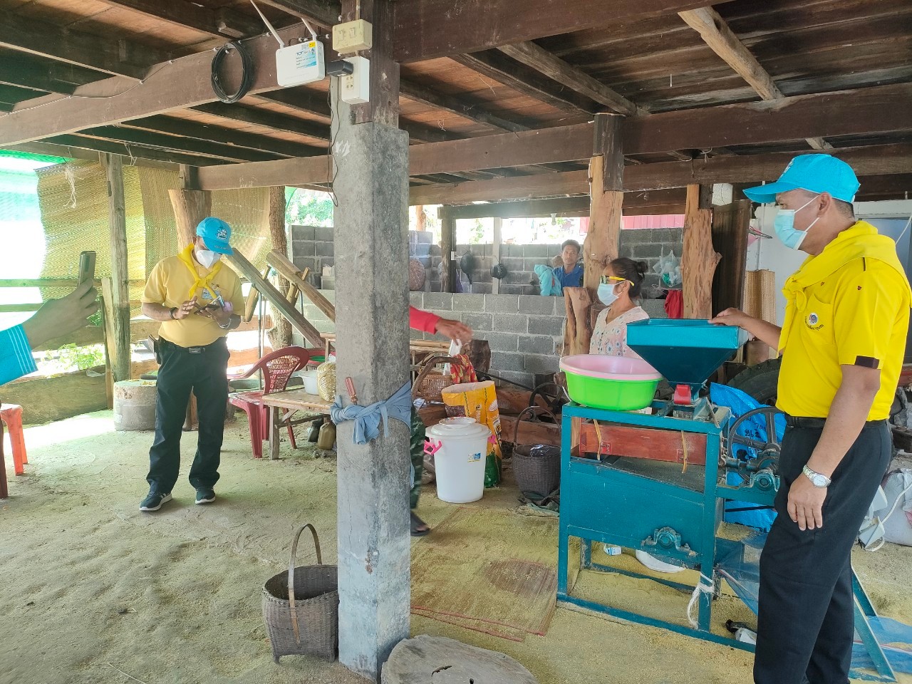 พจ.ยโสธร ลงพื้นที่เยี่ยมชมให้กำลังใจ ผู้ผลิต ผลิตภัณฑ์สินค้าประจำตามฤดูกาล ??