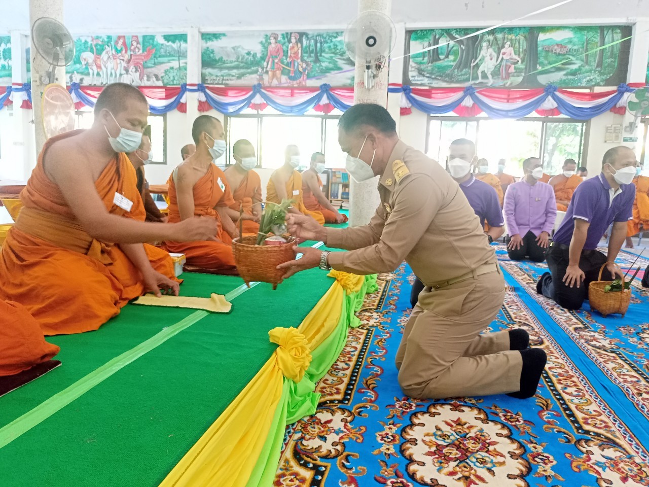 พช.ยโสธร  ร่วมพิธีถวายกฐินสามัคคีจังหวัดยโสธร ณ วัดฟ้าห่วนใต้ ตำบลฟ้าห่วน อำเภอค้อวัง จังหวัดยโสธร ?