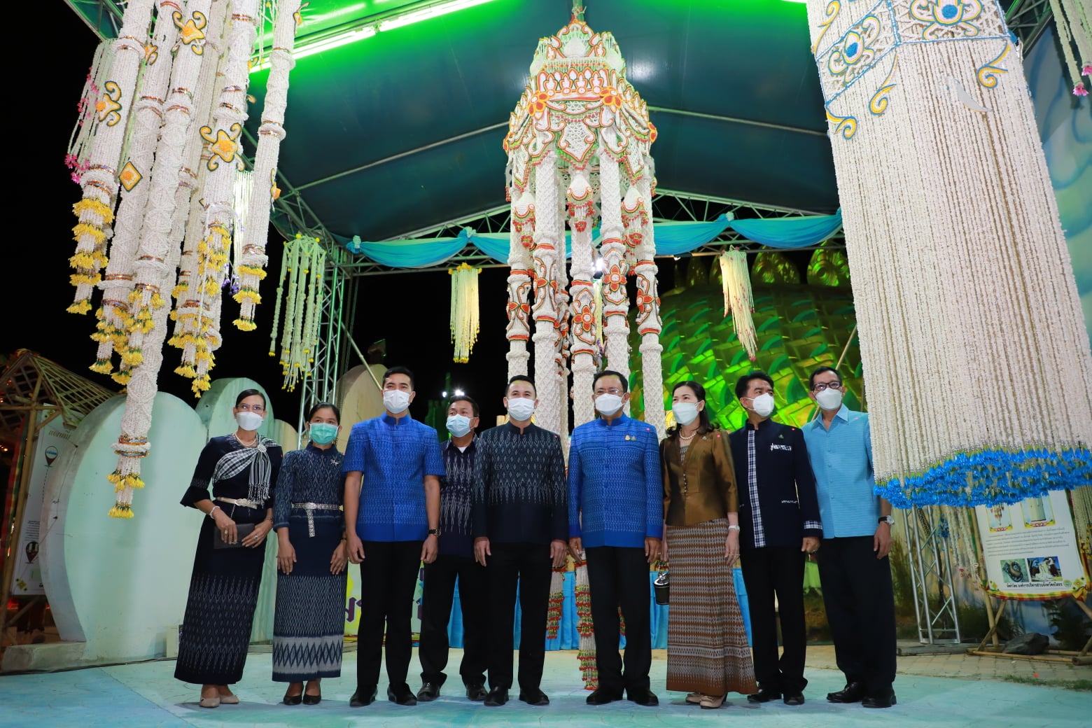 พช.ยโสธร ร่วมเปิดงานส่งเสริมการท่องเที่ยว พร้อมชวนมาถ่ายรูปเช็คอินที่วิมานพญาแถน และชิม ช้อป ของกิน ของฝาก กระตุ้นเศรษฐกิจสู้โควิด-19