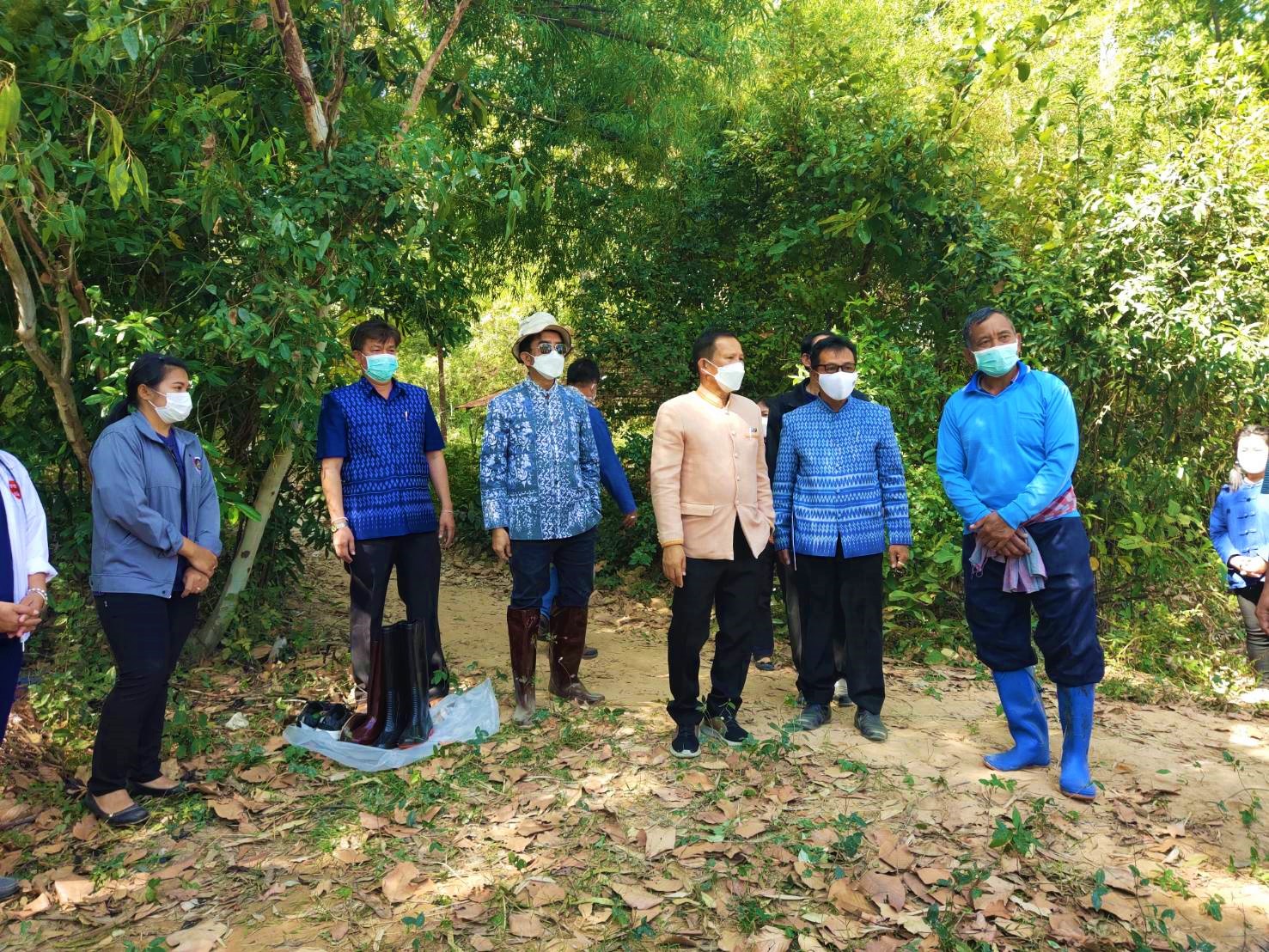 รอง อพช. ลงพื้นที่ตรวจเยี่ยมและติดตาม “โคก หนอง นา พช.” ในพื้นที่จังหวัดยโสธร กรณีถูกน้ำท่วมและไม่สามารถดำเนินการขุดได้