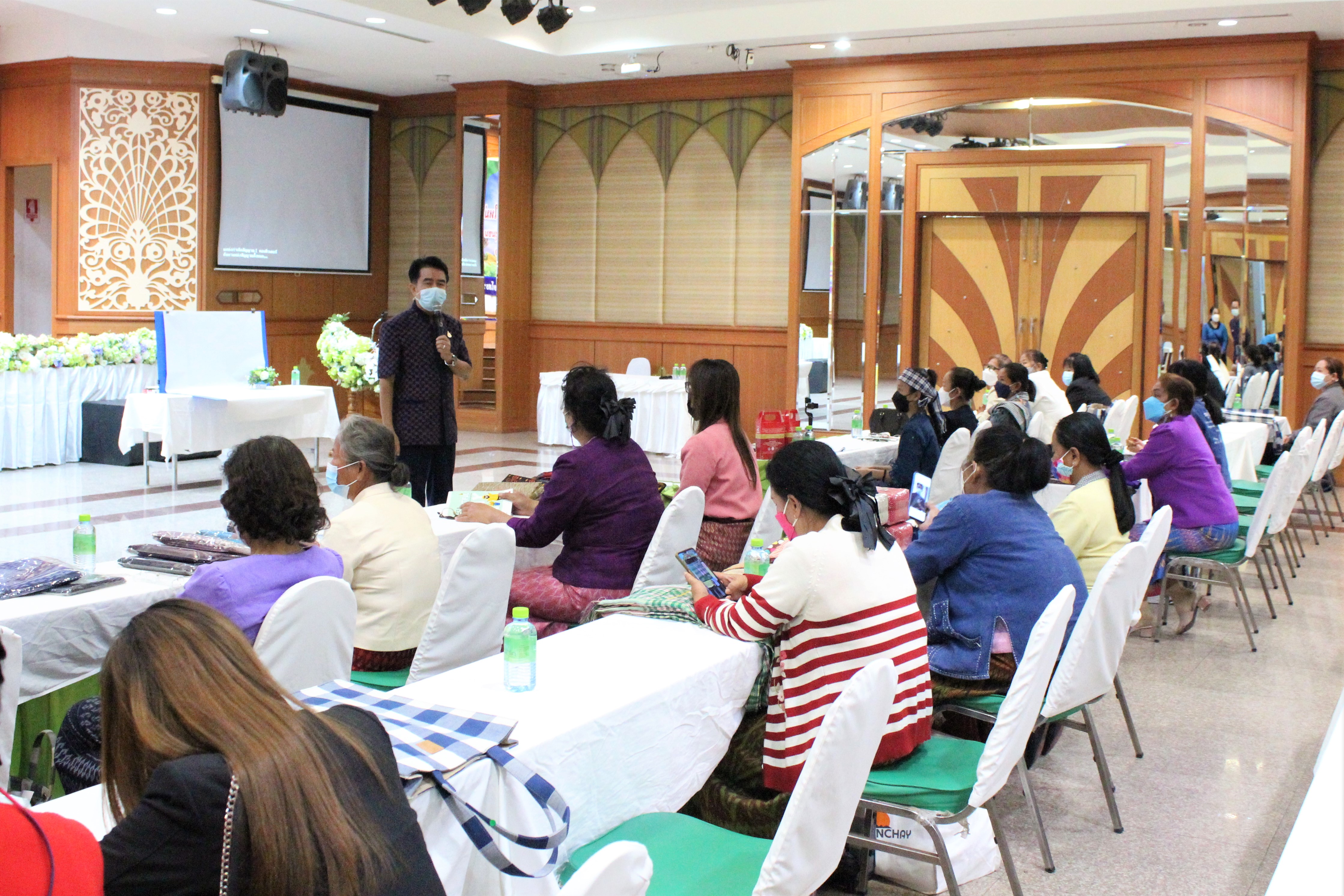 พช.ยโสธร โครงการยกระดับศักยภาพเกษตรกรรุ่นใหม่และผู้ประกอบการ วิสาหกิจชุมชนในการผลิตสินค้าชุมชน กิจกรรมพัฒนาศักยภาพผู้ประกอบการสู่ยุค 4.0 ?