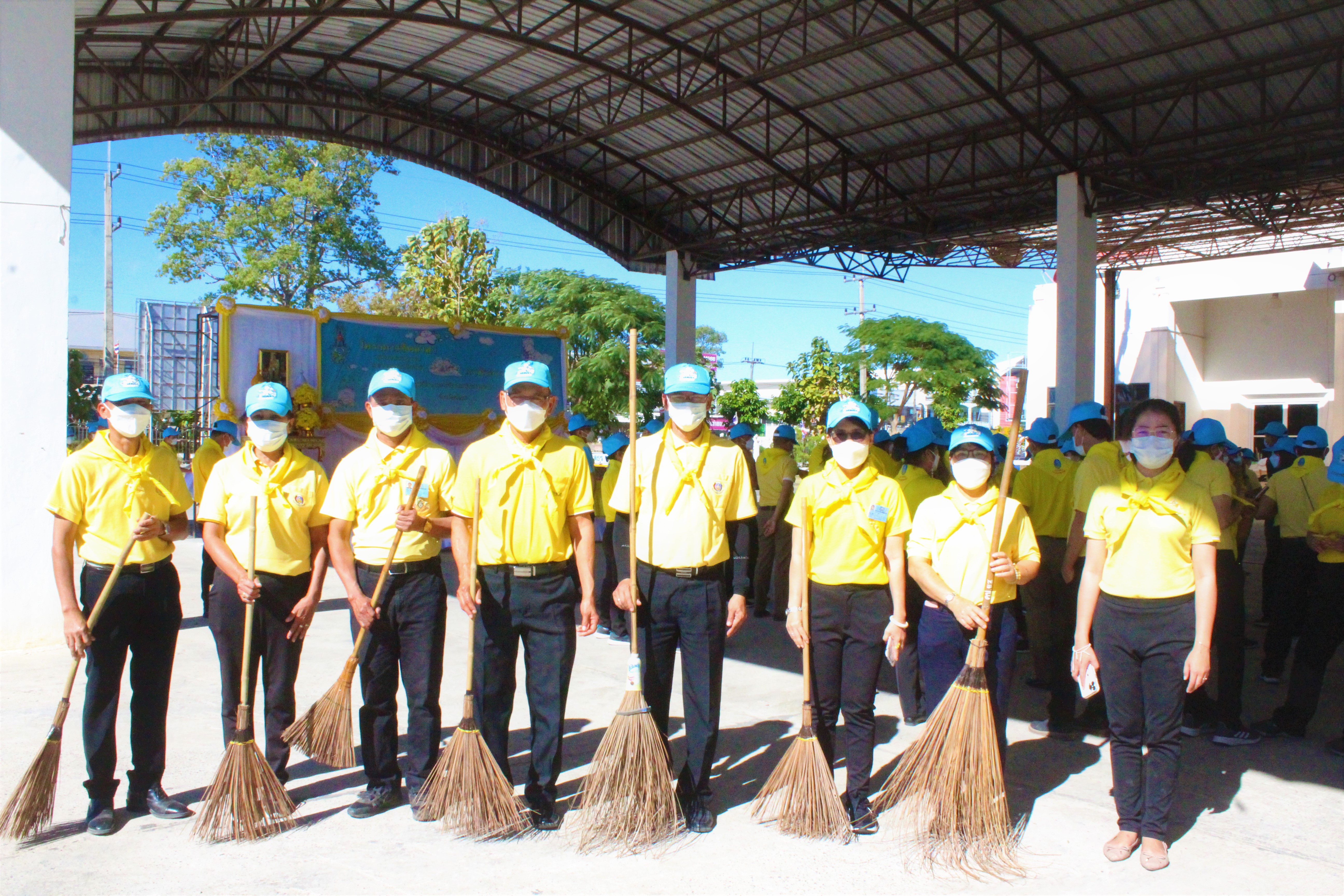 พช.ยโสธร ร่วมกิจกรรมจิตอาสาพระราชทาน “เราทำความ ดี ด้วยหัวใจ” เนื่องในวันคล้ายวันปราบดาภิเษกสมเด็จพระเจ้าตากสินมหาราช ? 