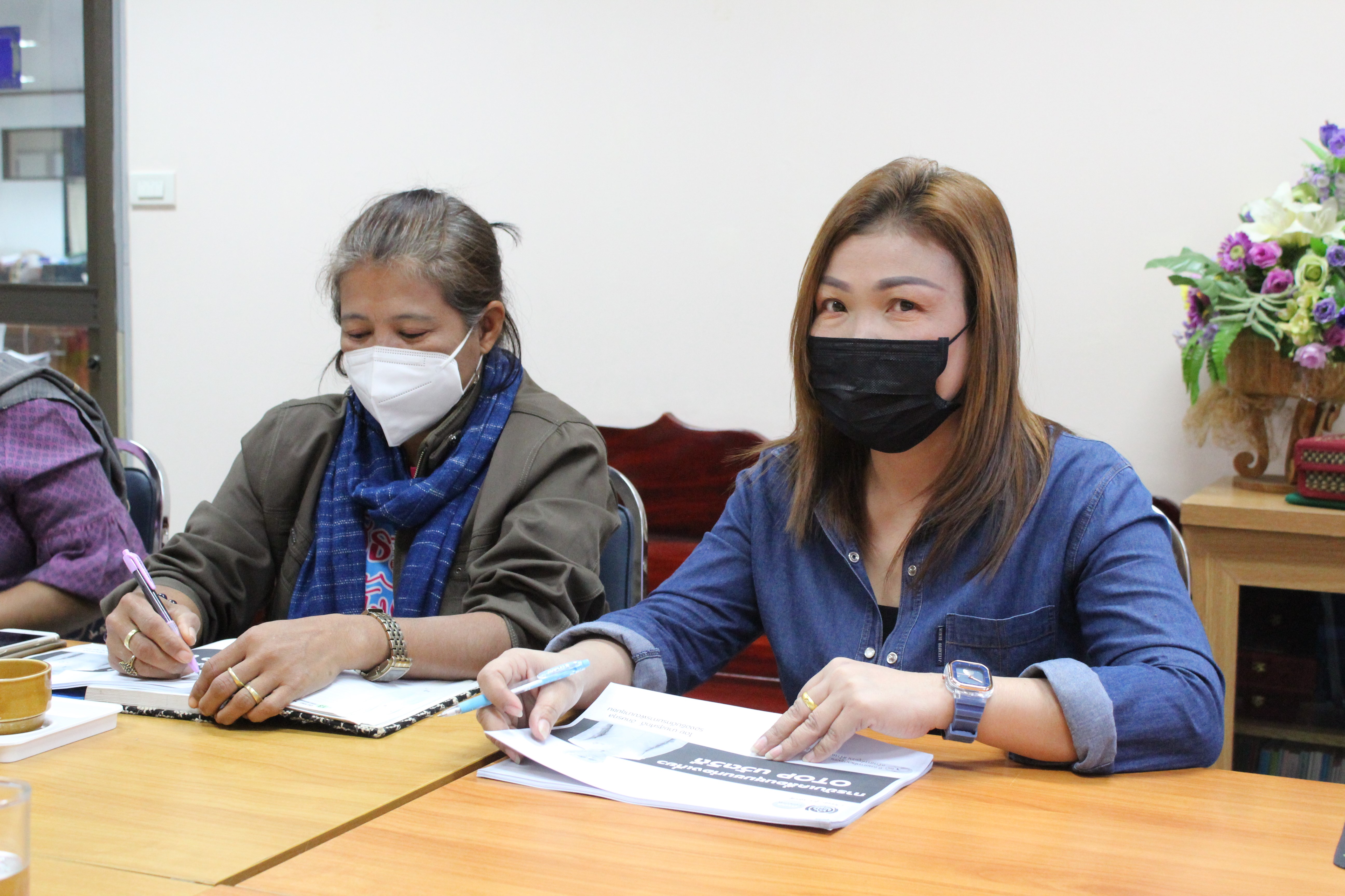 พช.ยโสธรร่วมประชุมเชิงปฏิบัติการพัฒนาศักยภาพการจัดกิจกรรมส่งเสริมการเรียนรู้ที่นักท่องเที่ยวลงมือปฏิบัติ (D-HOPE) ผ่านโปรแกรม zoom cloud meetings  ?