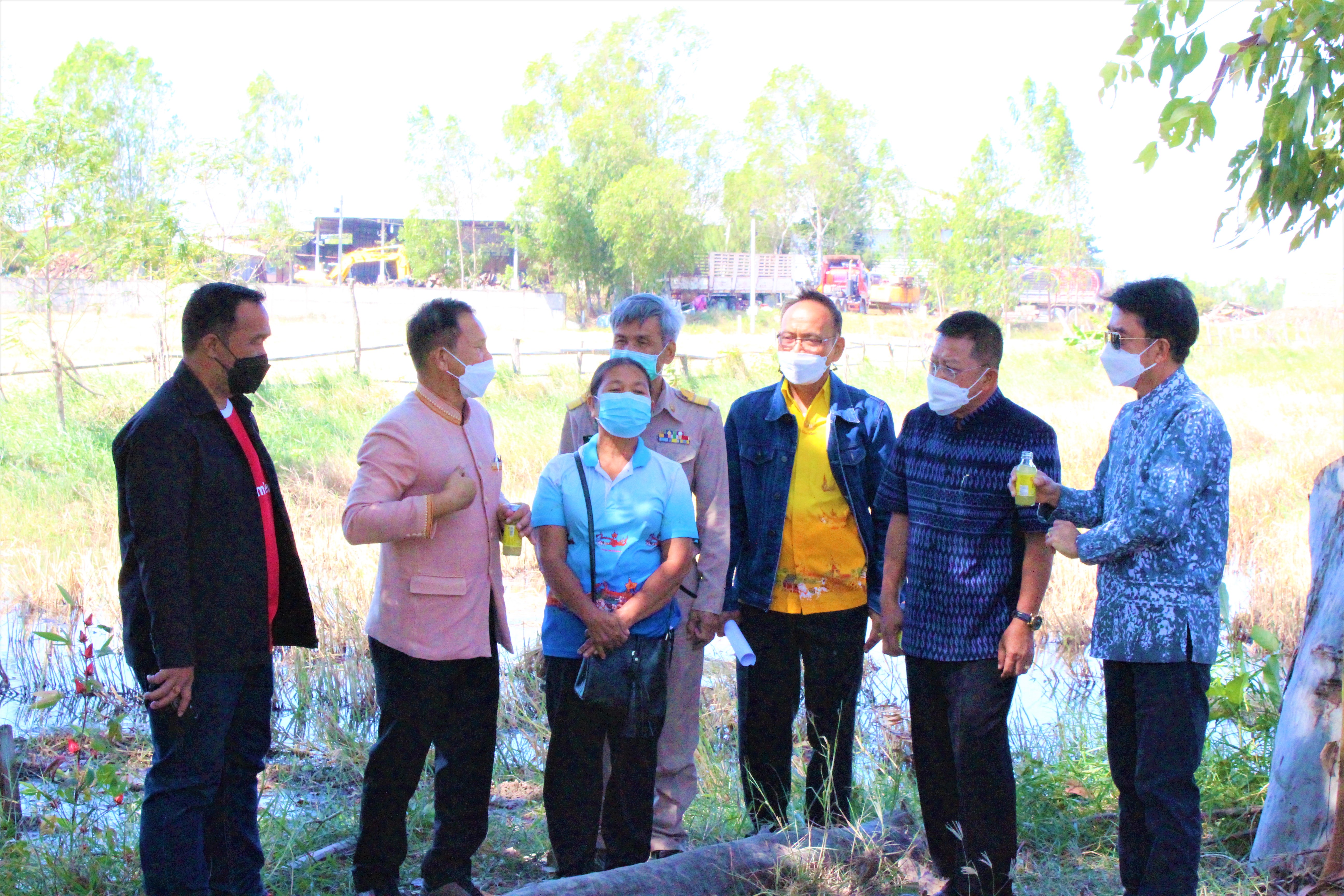 รอง อพช. ลงพื้นที่ตรวจเยี่ยมและติดตาม “โคก หนอง นา พช.” ในพื้นที่จังหวัดยโสธร กรณีถูกน้ำท่วมและไม่สามารถดำเนินการขุดได้