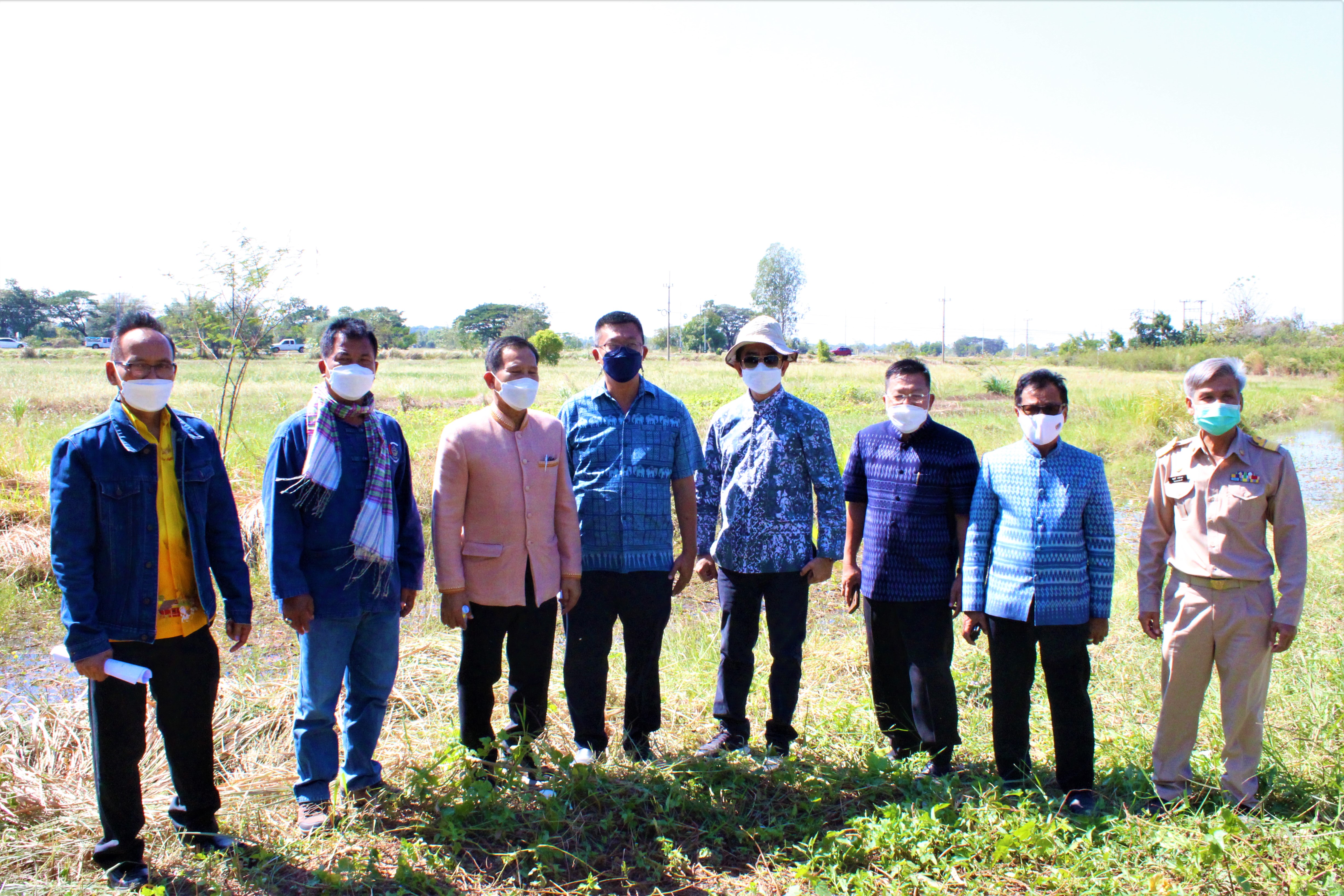 รอง อพช. ลงพื้นที่ตรวจเยี่ยมและติดตาม “โคก หนอง นา พช.” ในพื้นที่จังหวัดยโสธร กรณีถูกน้ำท่วมและไม่สามารถดำเนินการขุดได้