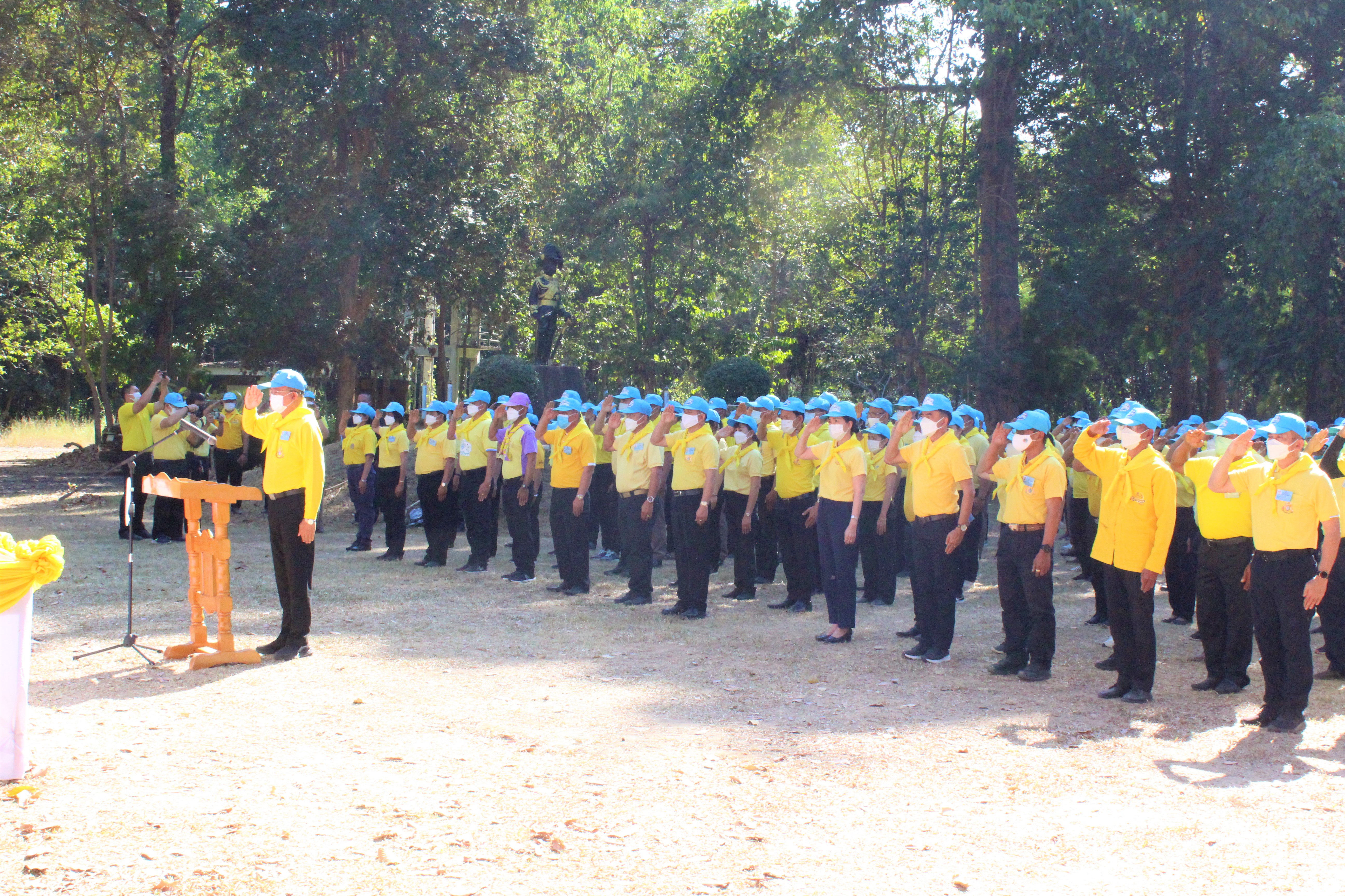 พช.ยโสธร  ร่วมกิจกรรมจิตอาสาพัฒนา เราทำความดีเพื่อชาติ ศาสน์ กษัตริย์ เนื่องในวันคล้ายวันพระบรมราชสมภพ พระบาทสมเด็จพระชนกาธิเบศร มหาภูมิพลอดุลยเดชมหาราช บรมนาถบพิตร วันชาติ และวันพ่อแห่งชาติ 5 ธันวาคม 2564 ?