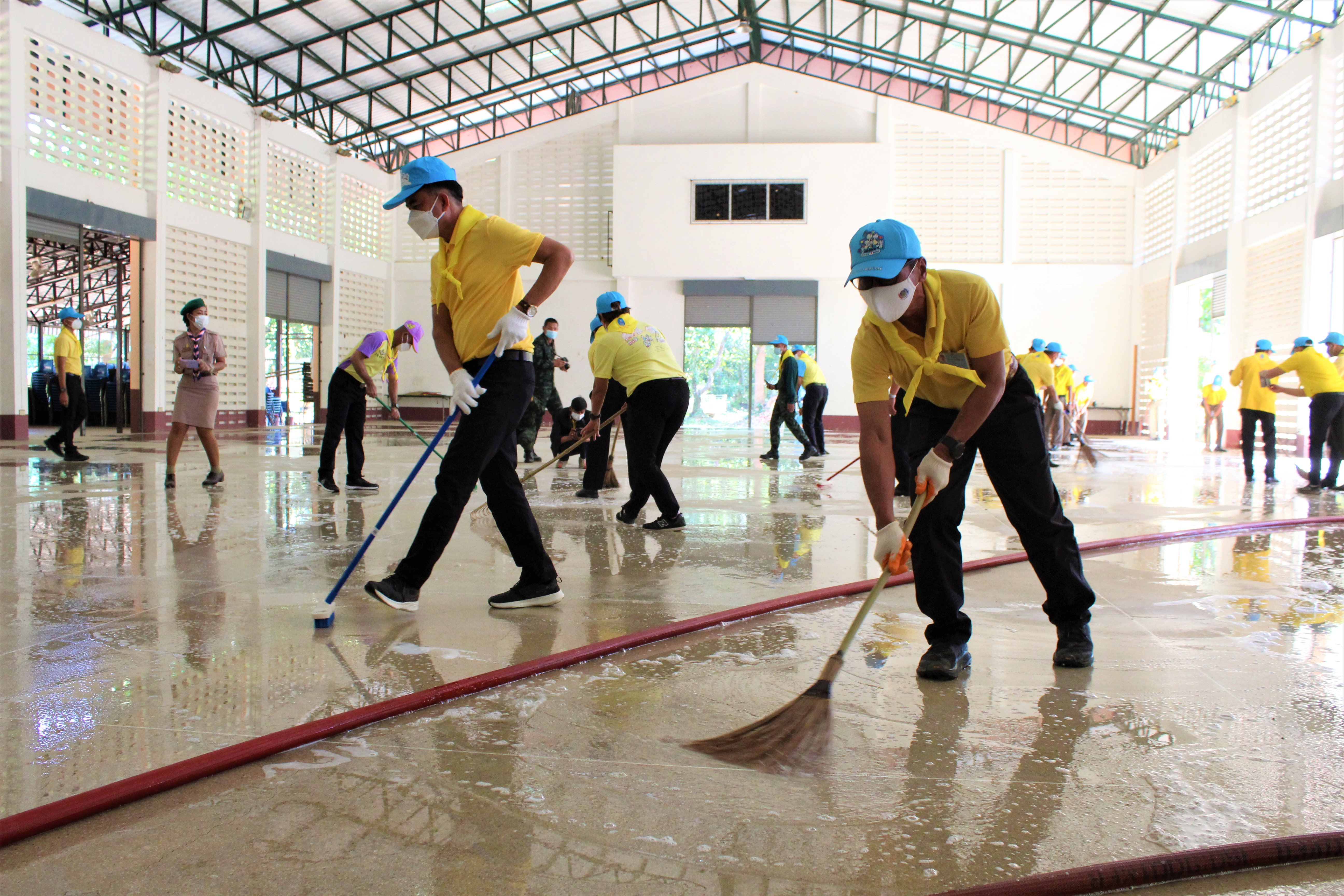 พช.ยโสธร  ร่วมกิจกรรมจิตอาสาพัฒนา เราทำความดีเพื่อชาติ ศาสน์ กษัตริย์ เนื่องในวันคล้ายวันพระบรมราชสมภพ พระบาทสมเด็จพระชนกาธิเบศร มหาภูมิพลอดุลยเดชมหาราช บรมนาถบพิตร วันชาติ และวันพ่อแห่งชาติ 5 ธันวาคม 2564 ?